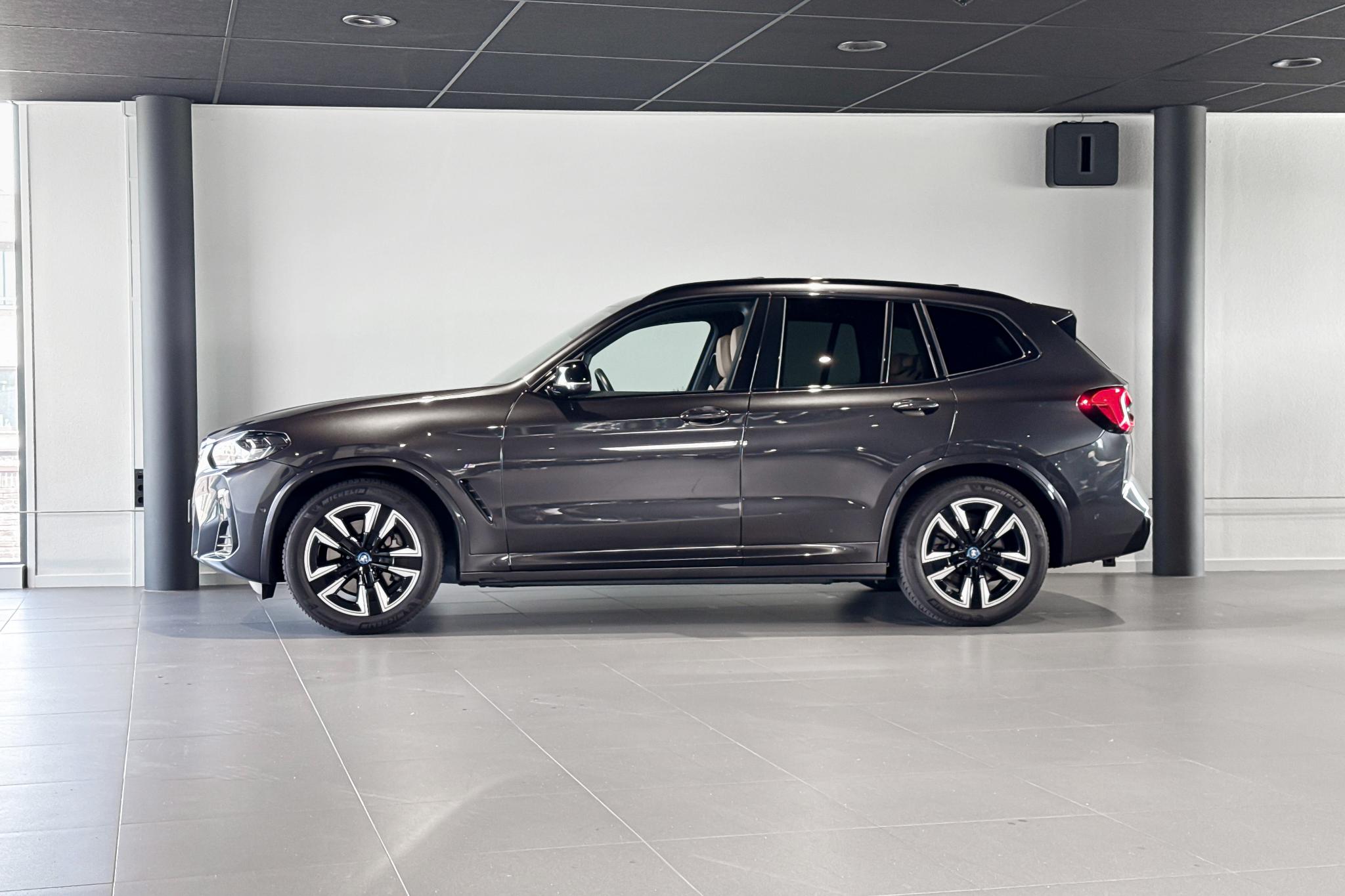 Foto van BMW Ix3