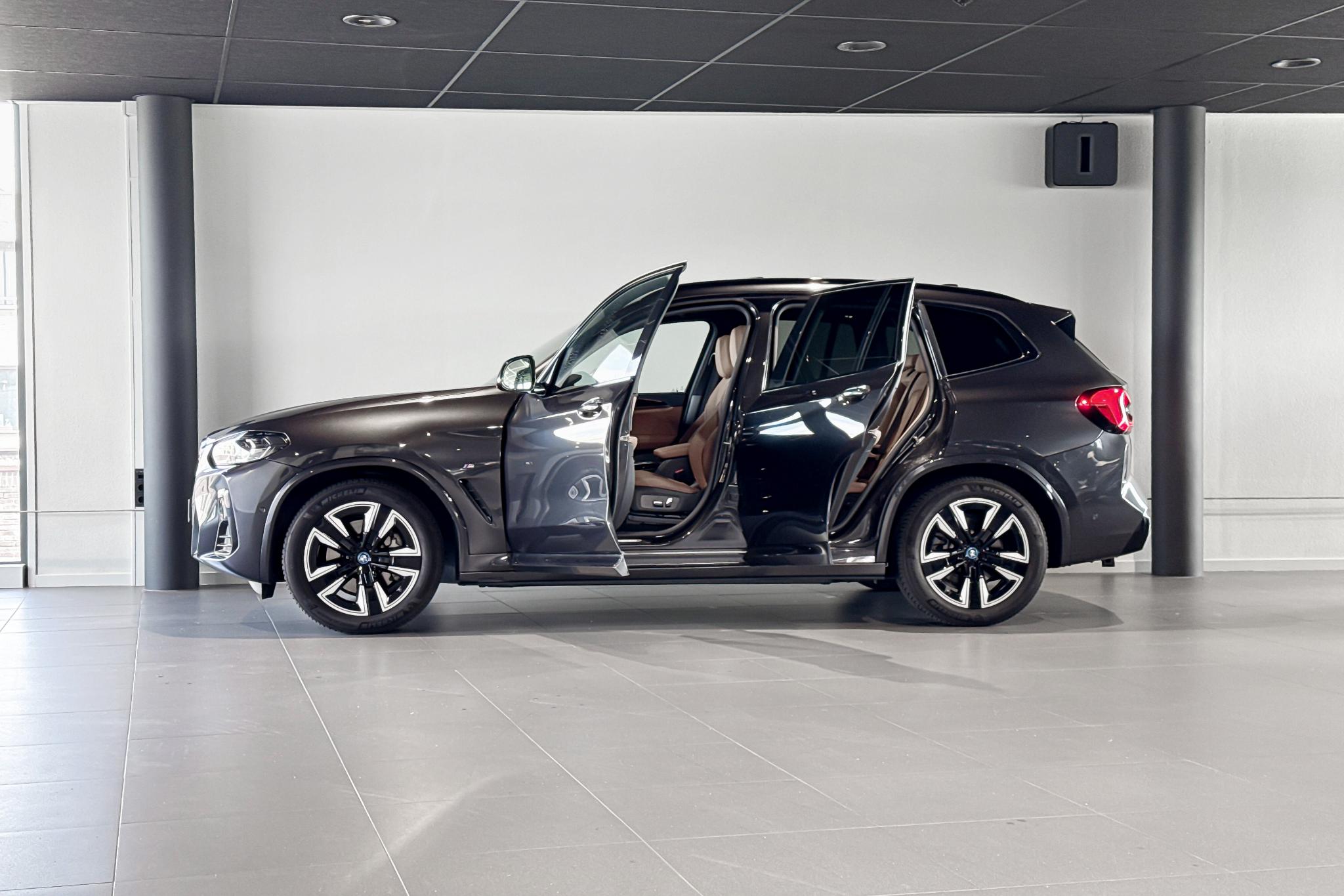Foto van BMW Ix3