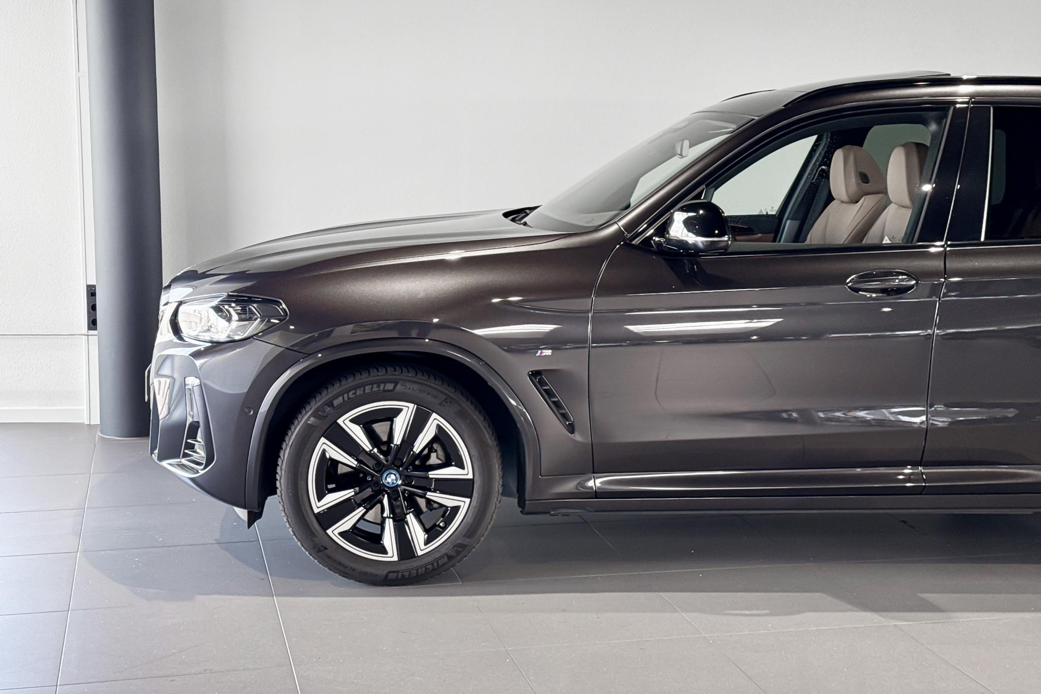 Foto van BMW Ix3