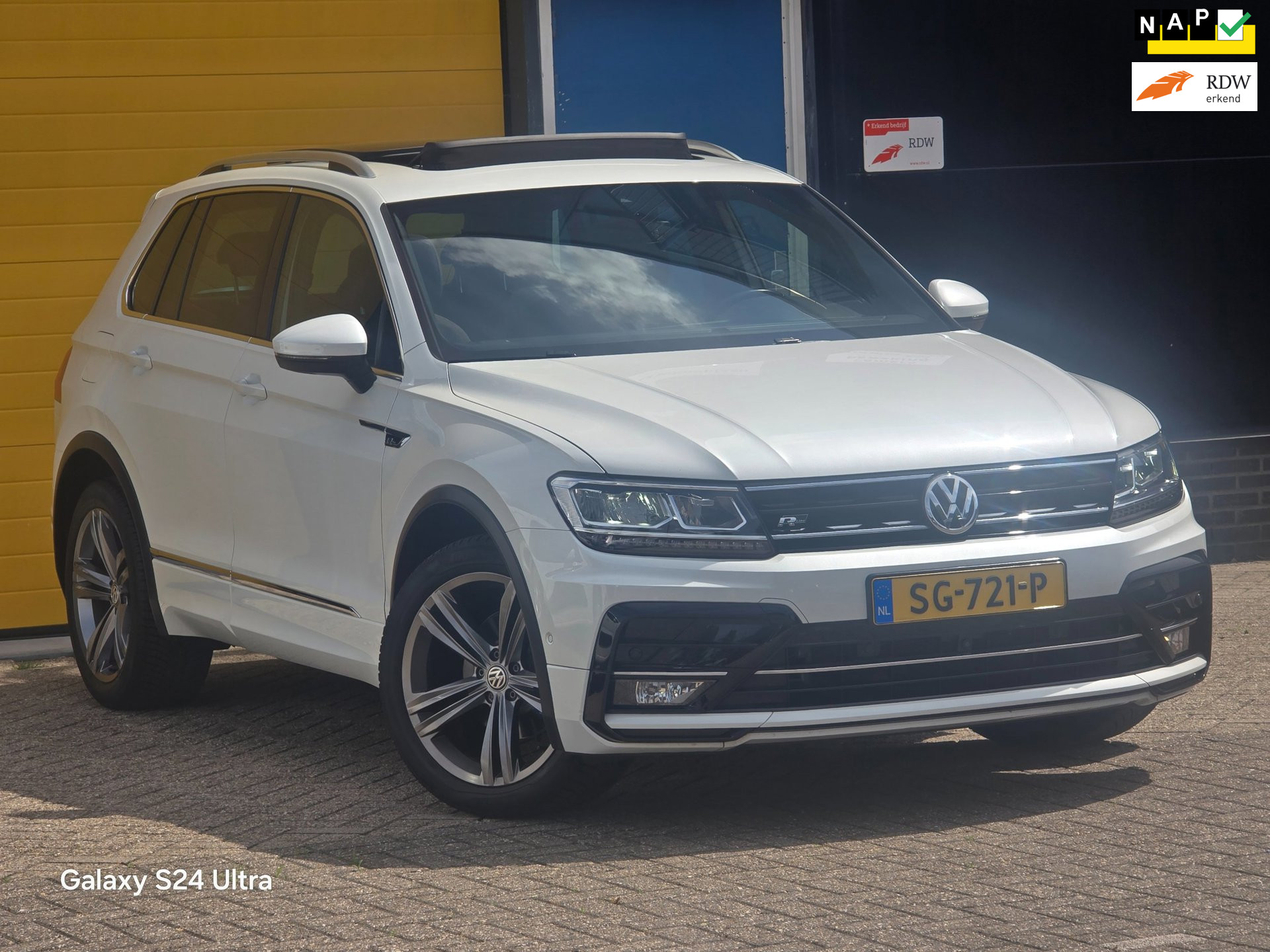 Volkswagen Tiguan 1.4 TSI R Line / Aut / NAP / Camera / Ecc / Elek Pakket / Acc / Digital Cockpit / Open Panoramadak / Led / 19 In 2018 - voorkant