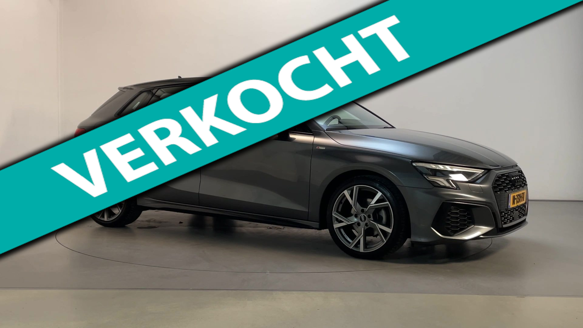 Audi A3 Sportback 30 TFSI S Edition S-Line Leder-Stof Virtual Cockpit Adaptive Cruise LED 2021 - voorkant