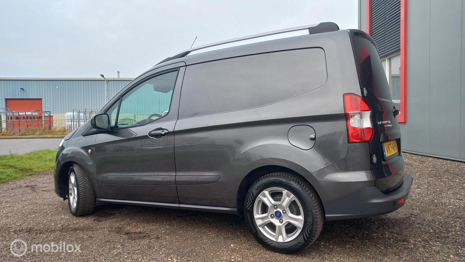 Foto van Ford Transit Courier