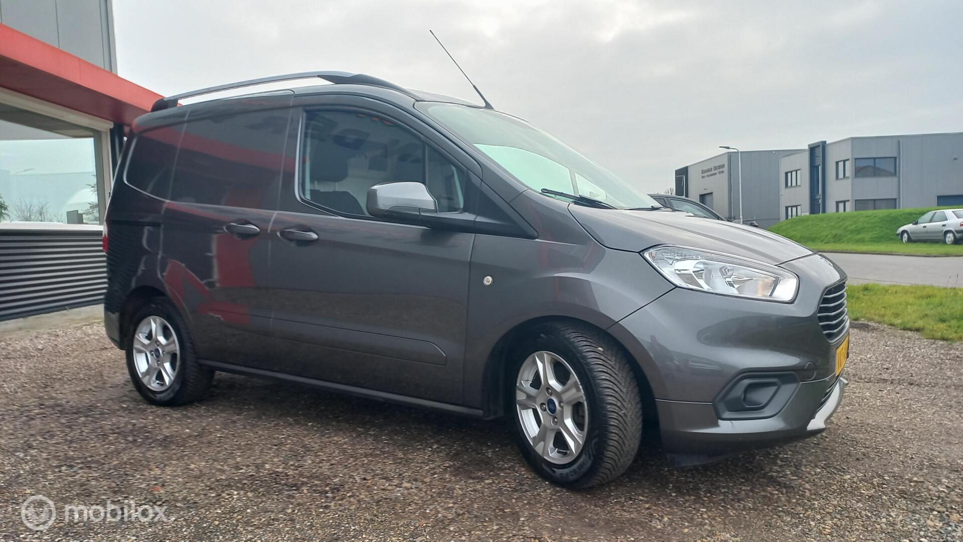 Foto van Ford Transit Courier