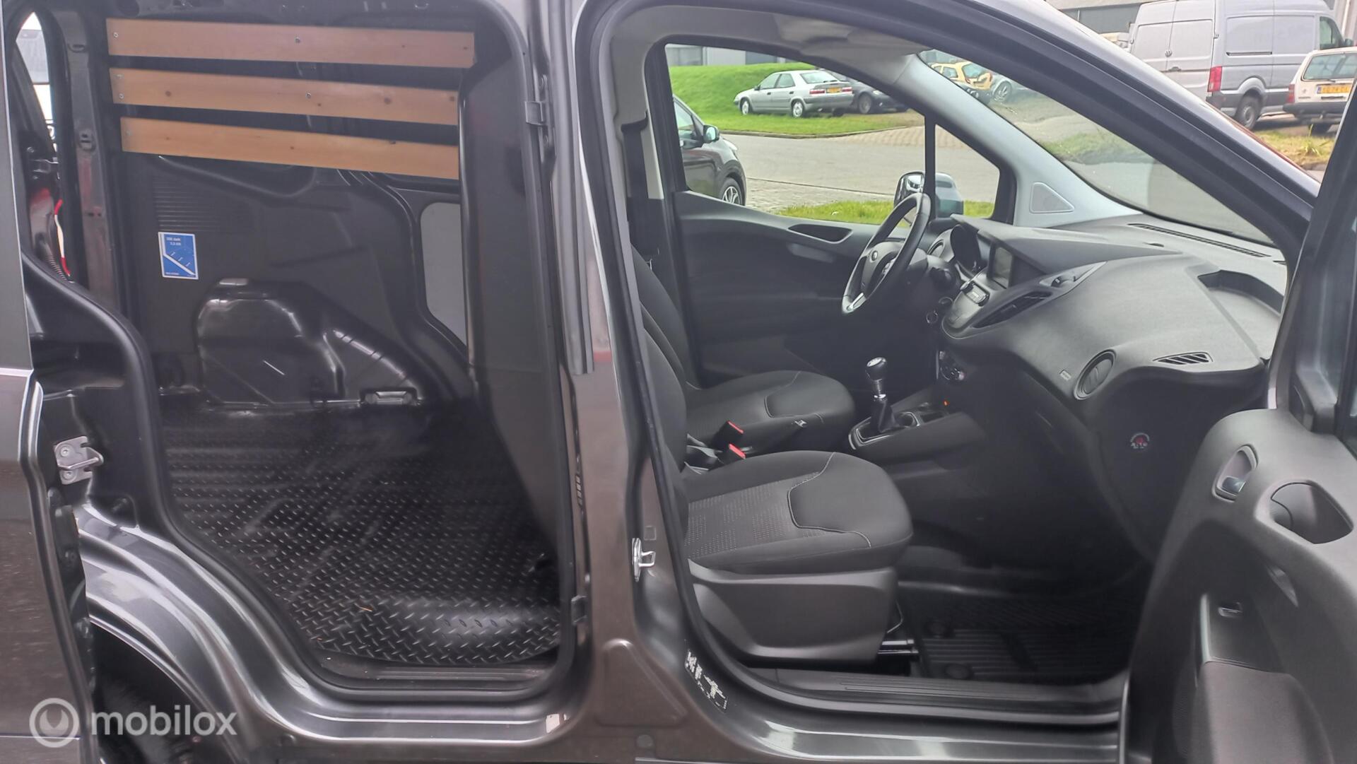 Foto van Ford Transit Courier