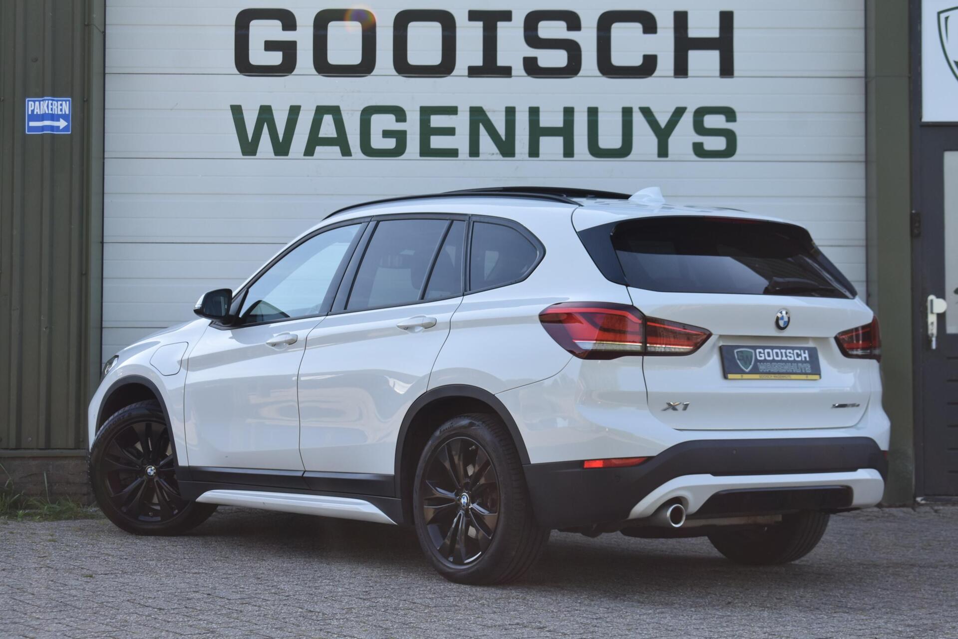 Foto van BMW X1 Xdrive25e