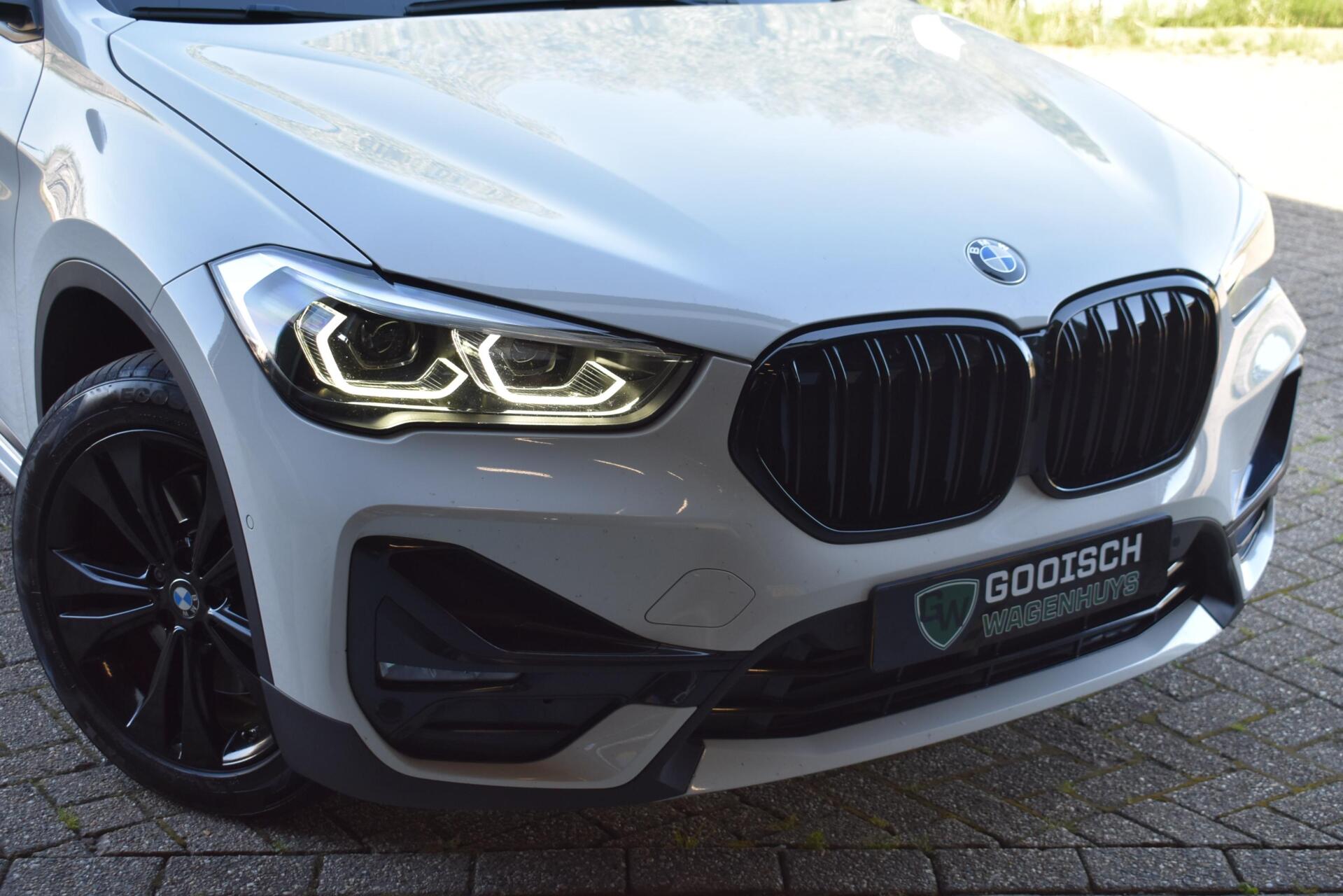 Foto van BMW X1 Xdrive25e