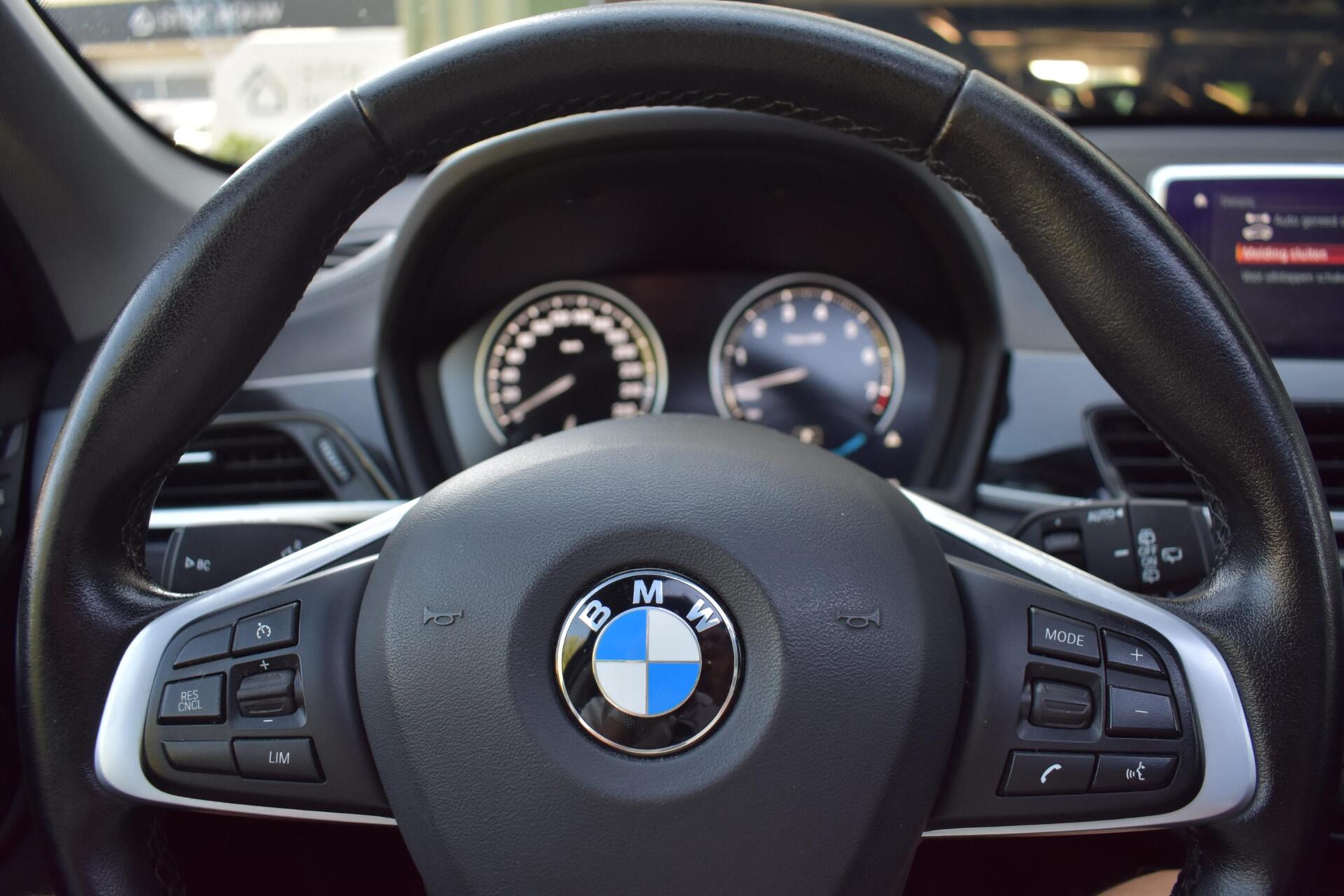 Foto van BMW X1 Xdrive25e