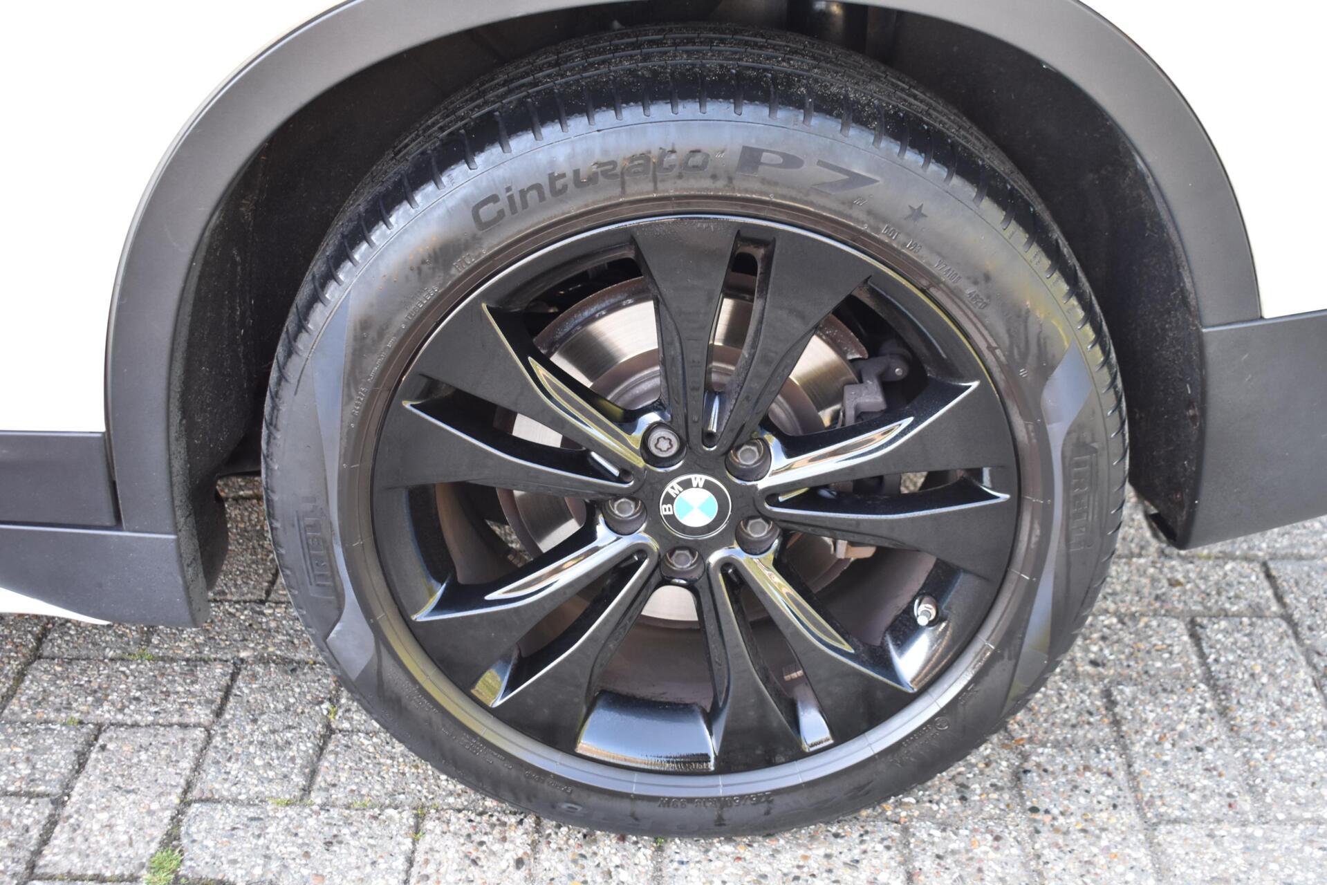 Foto van BMW X1 Xdrive25e