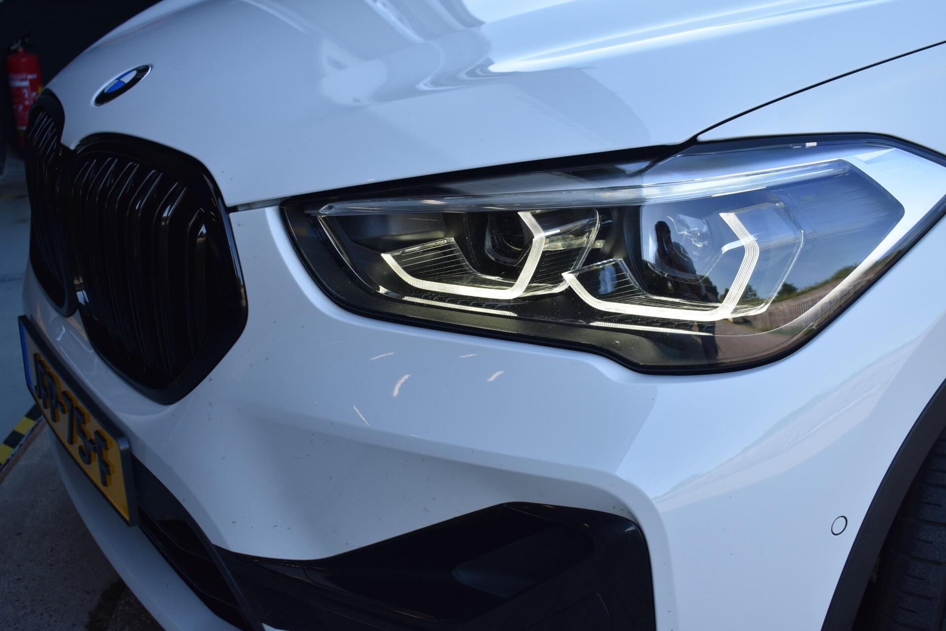 Foto van BMW X1 Xdrive25e
