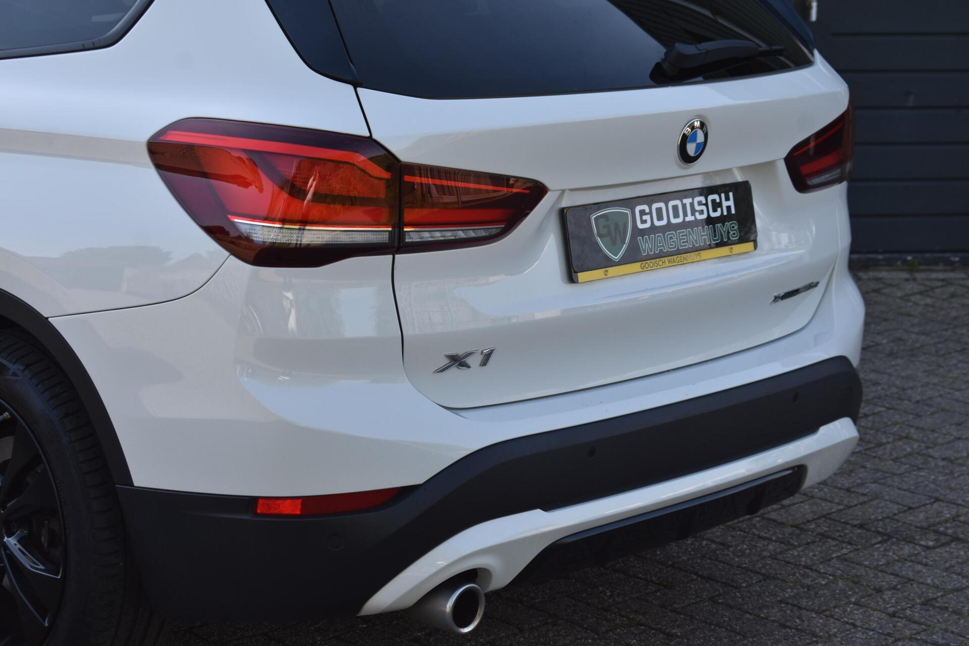 Foto van BMW X1 Xdrive25e