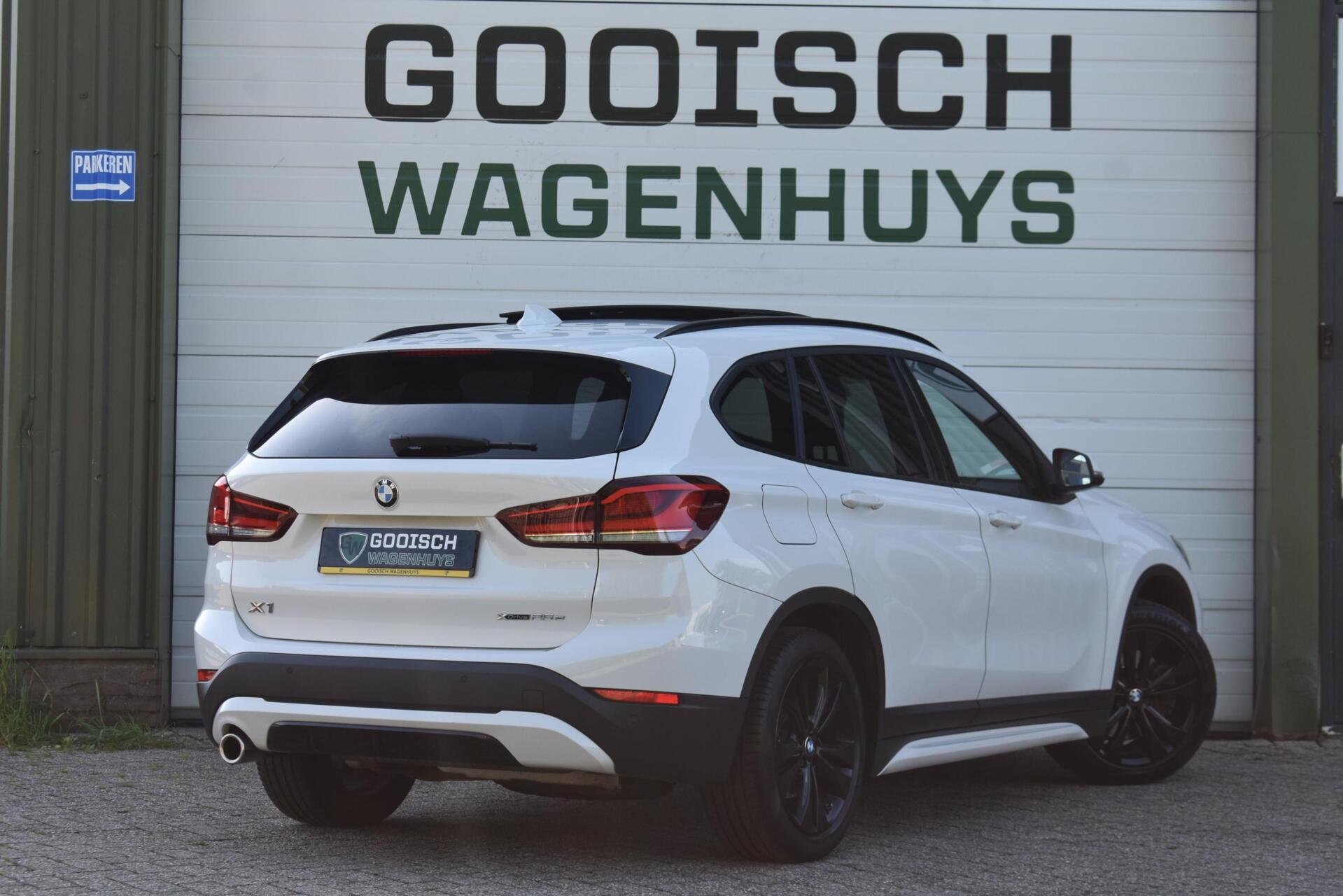 Foto van BMW X1 Xdrive25e
