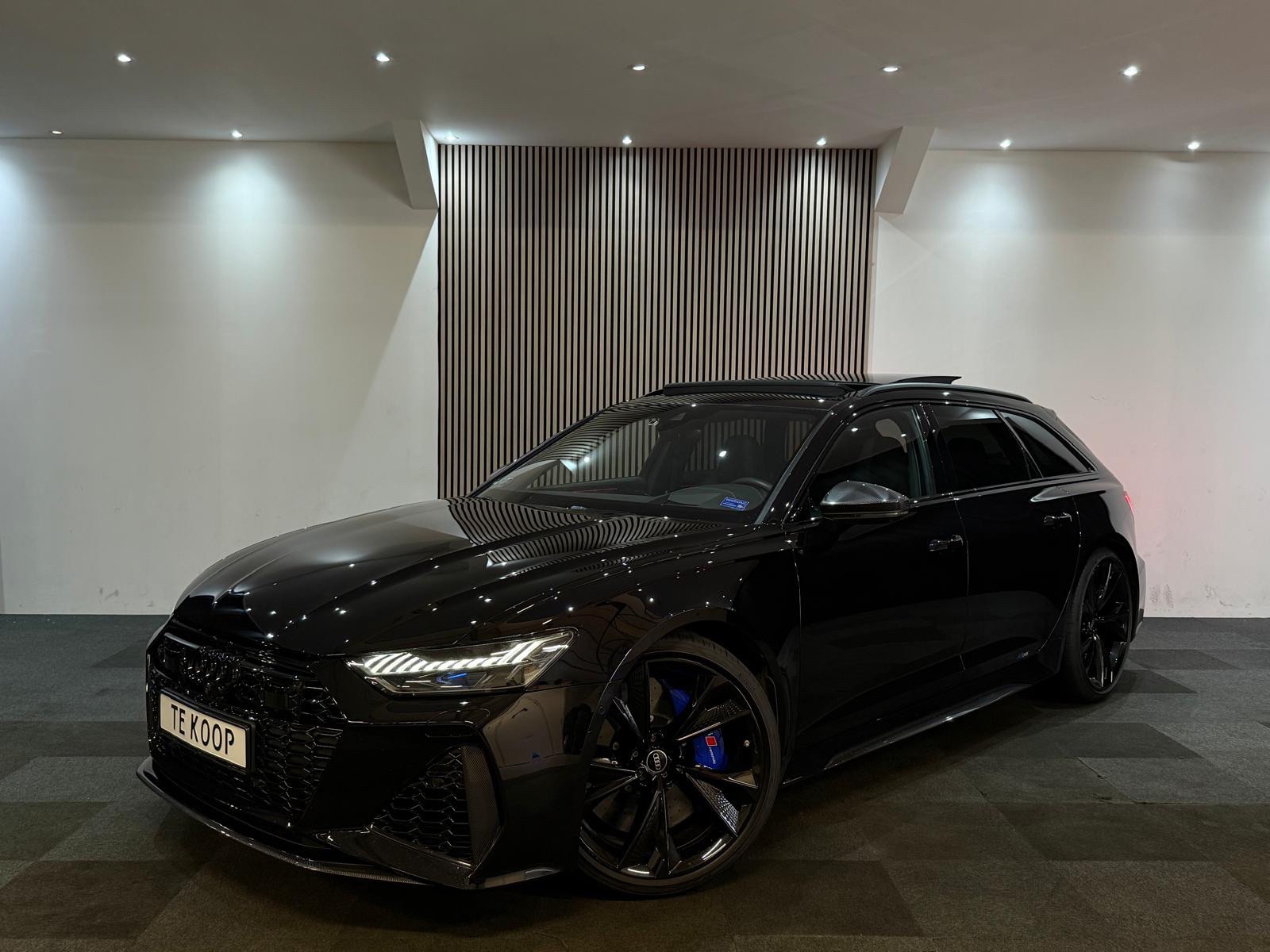 Audi RS 6 Avant 2023 Pano 4WS B&O Keramisch Night Vision 360C 2023 - voorkant
