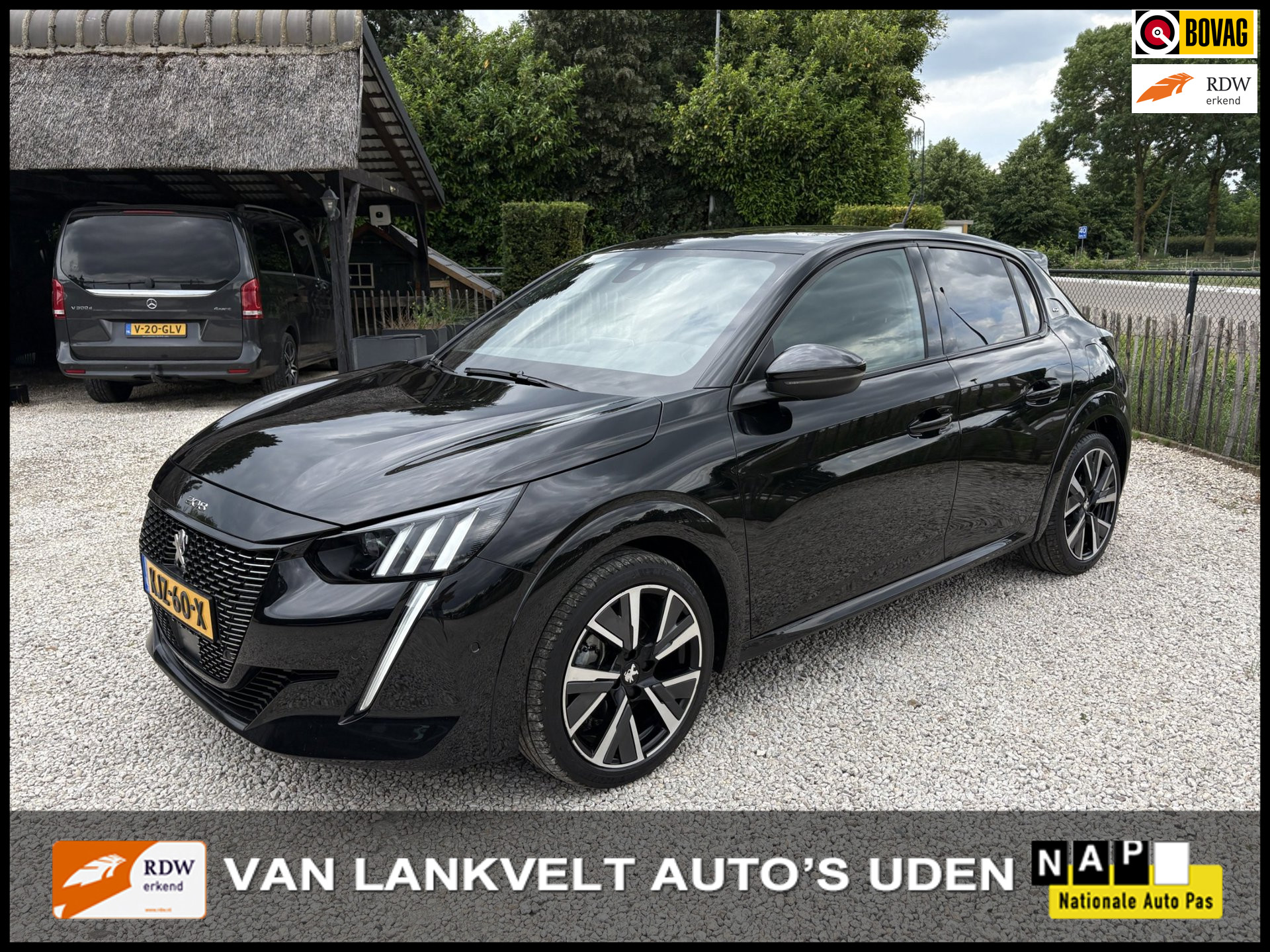 Peugeot 208 1.2 101pk GT-line Automaat, LED, Apple Carplay, 3D cockpit 2021 - voorkant