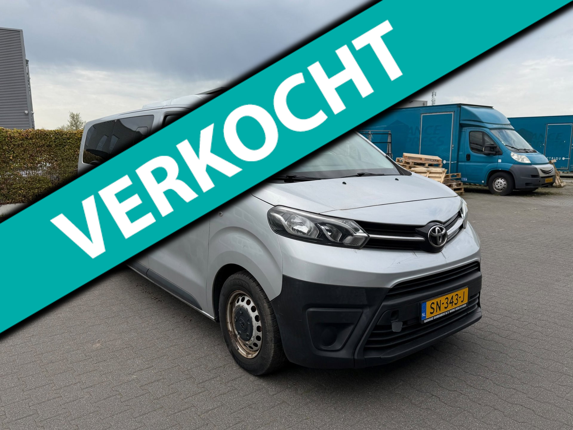 Toyota Proace 1.6 D-4D Long 9 persoons | pano | Airco | Cruise | Radio | 2018 - voorkant