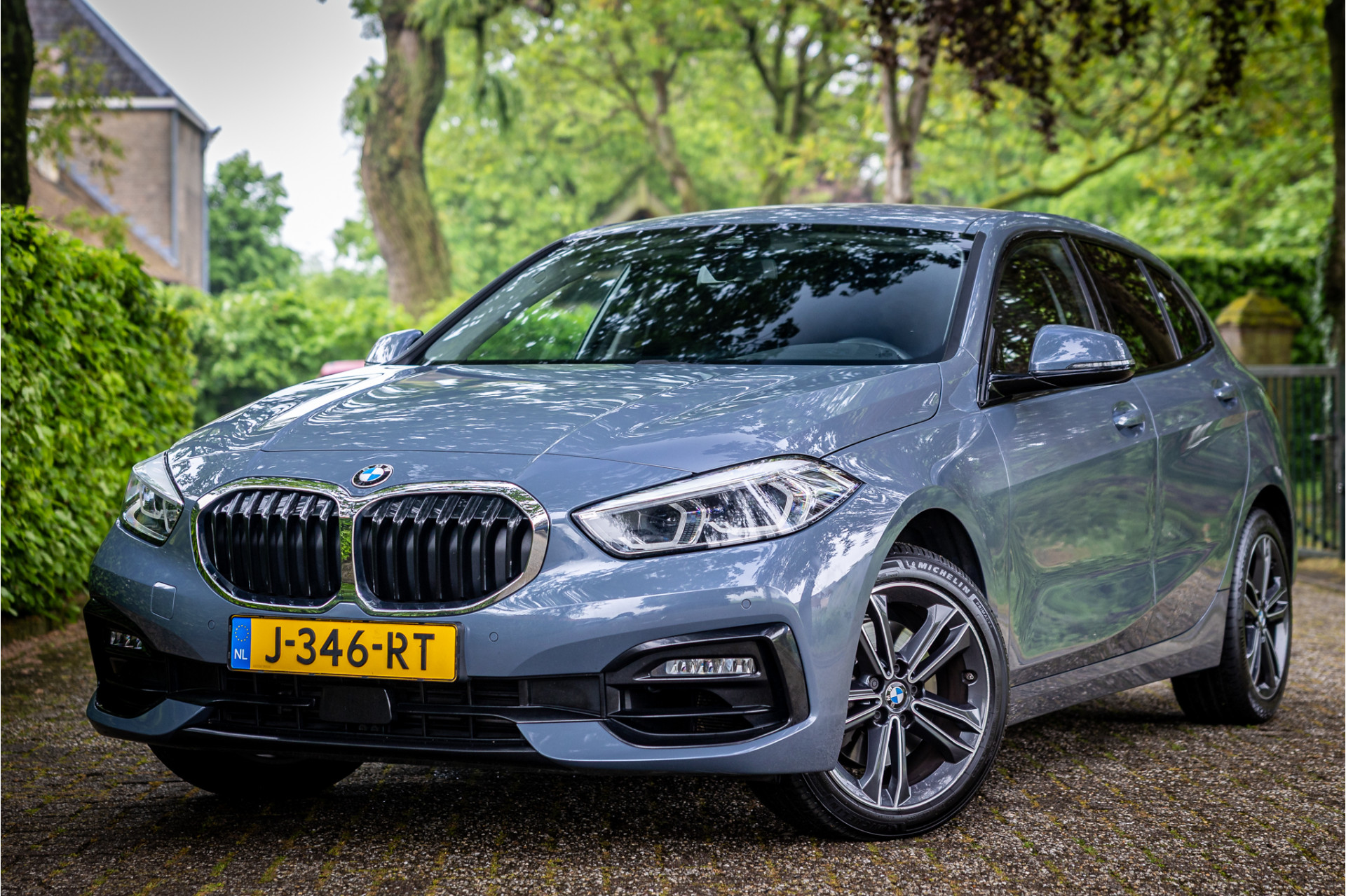 BMW 118i 118i Executive Sport Line 2020 - voorkant