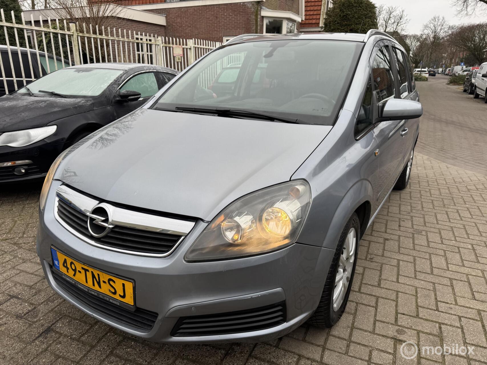 Opel Zafira 2.2 Business 2006 - voorkant