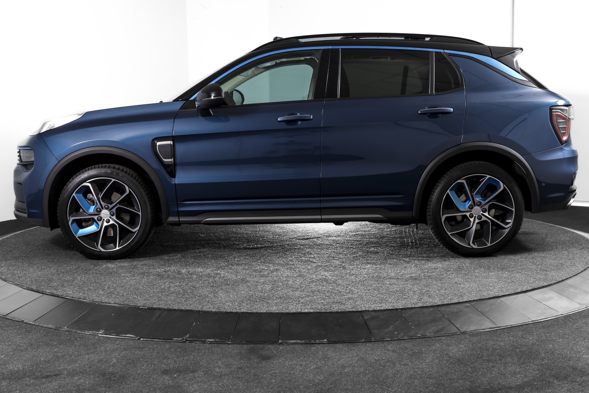 Foto van Lynk&co LYNK & Co 01