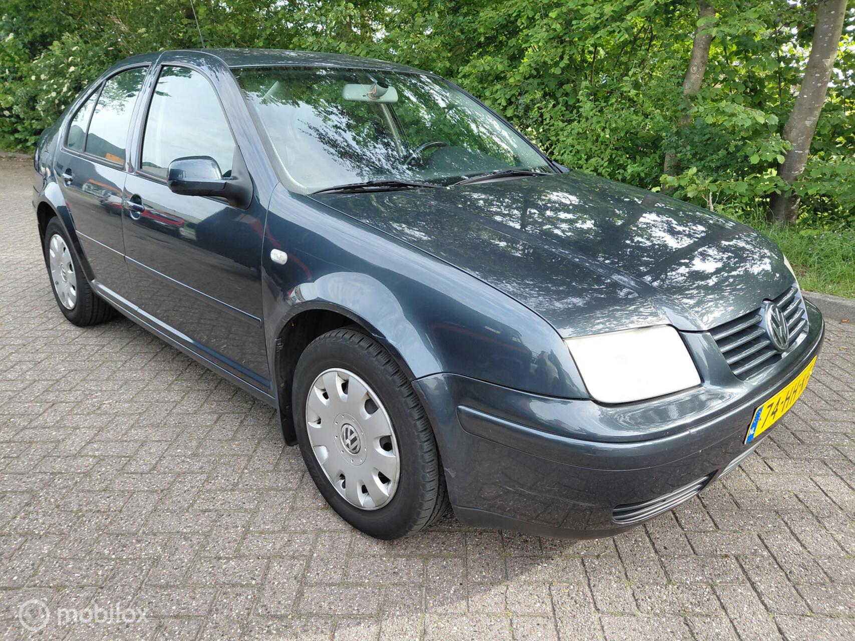 Volkswagen Bora 1.6-16V Comfortline TREKHAAK, AIRCO, CRUISE 2001 - voorkant