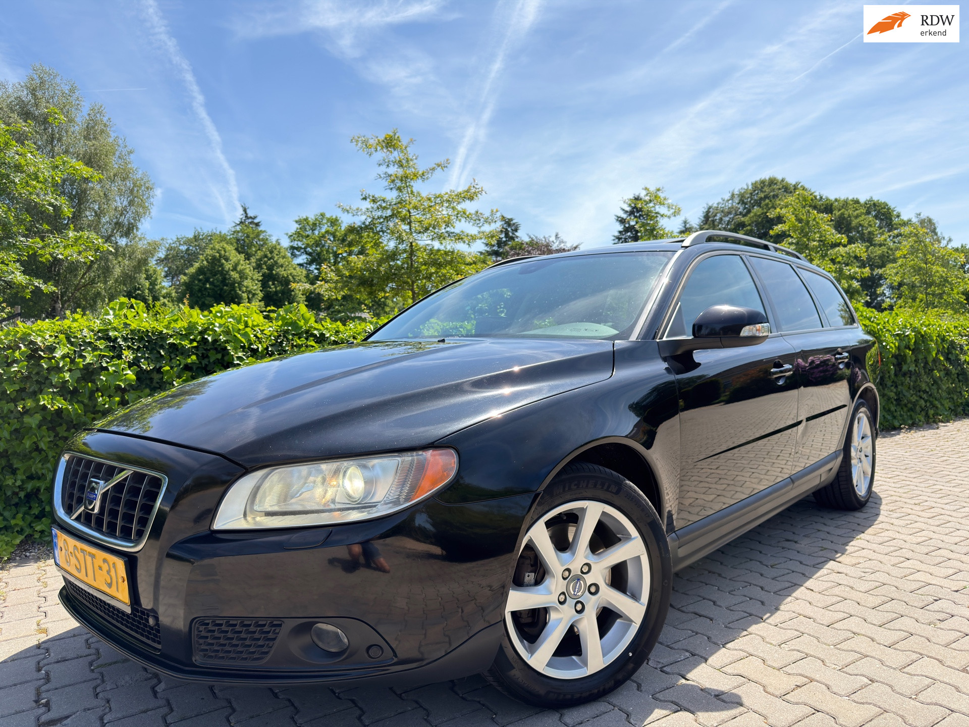 Volvo V70 2.4D Ocean Race , 6 Bak , Clima / Cruise / Schuikdak / Navi / Isofix / Pdc / 17" Lm Velgen / Trekhaak. 2008 - voorkant