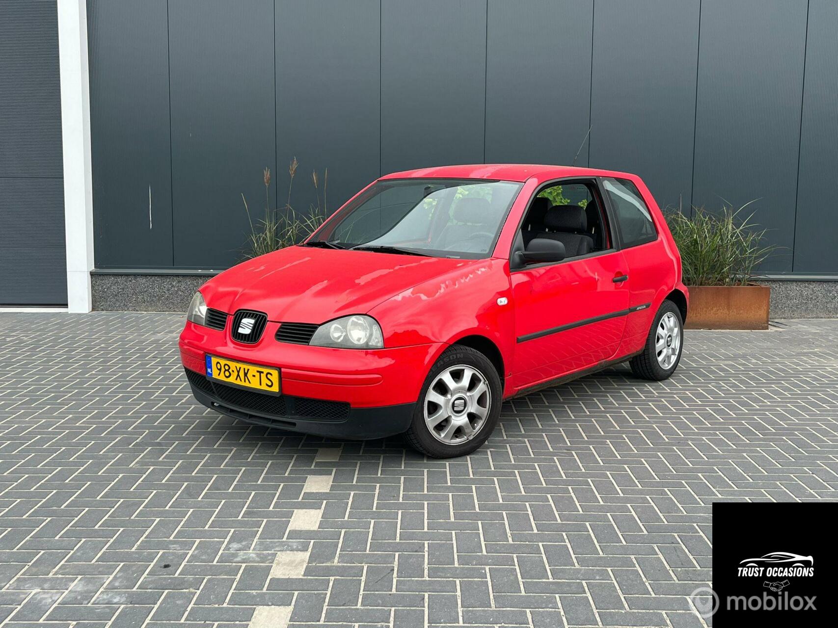 Seat Arosa 1.0i Stella 1JAAR APK VELGEN NAP RIJDT GOED SCHAKELT GOED 2003 - voorkant
