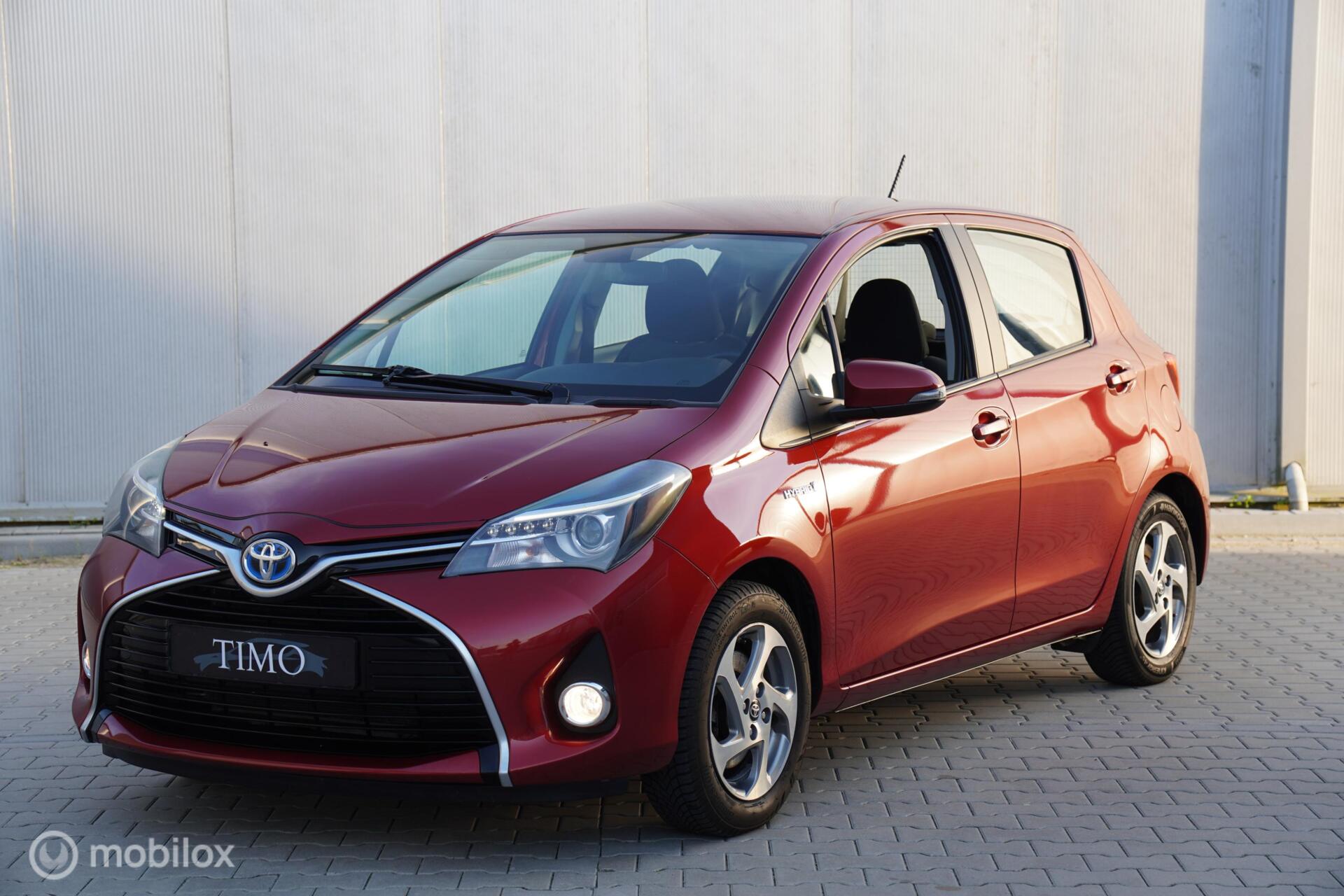 Toyota Toyota Yaris Hybrid 1.5 Hybrid Lease Cruise Control Achteruitrijcamera 2015 - voorkant