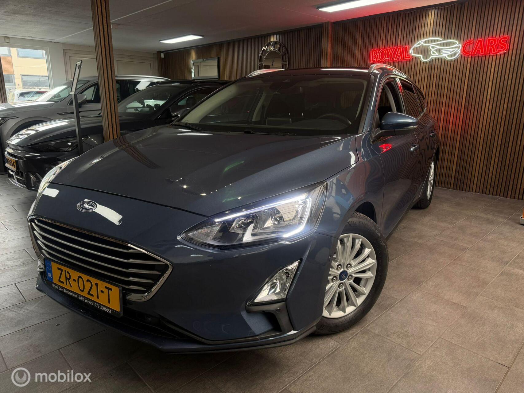 Ford Focus 1.0 EcoBoost Titanium Business/ Pano / Navi 2019 - voorkant