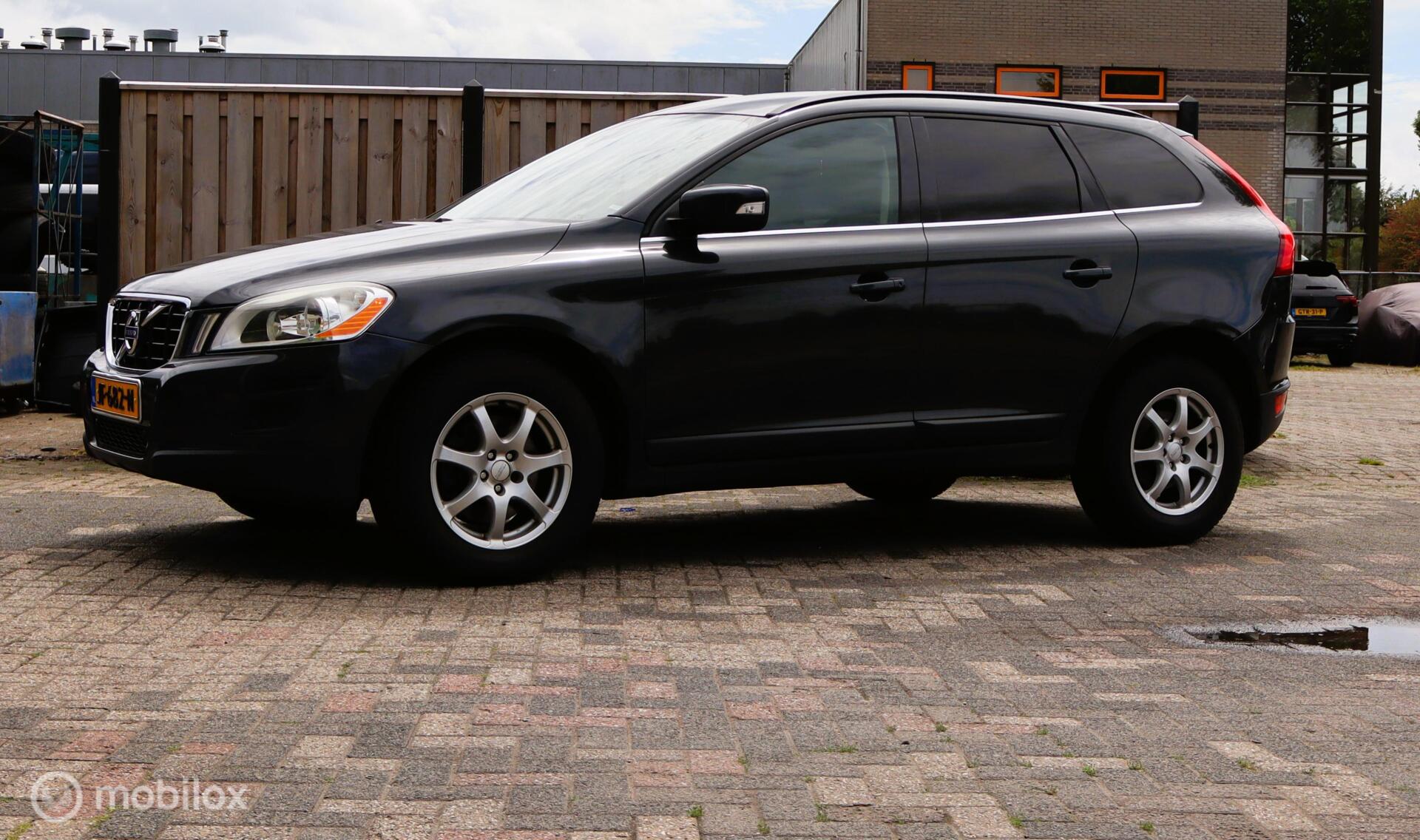 Volvo Xc60 2.4 D5 Momentum 2011 - voorkant