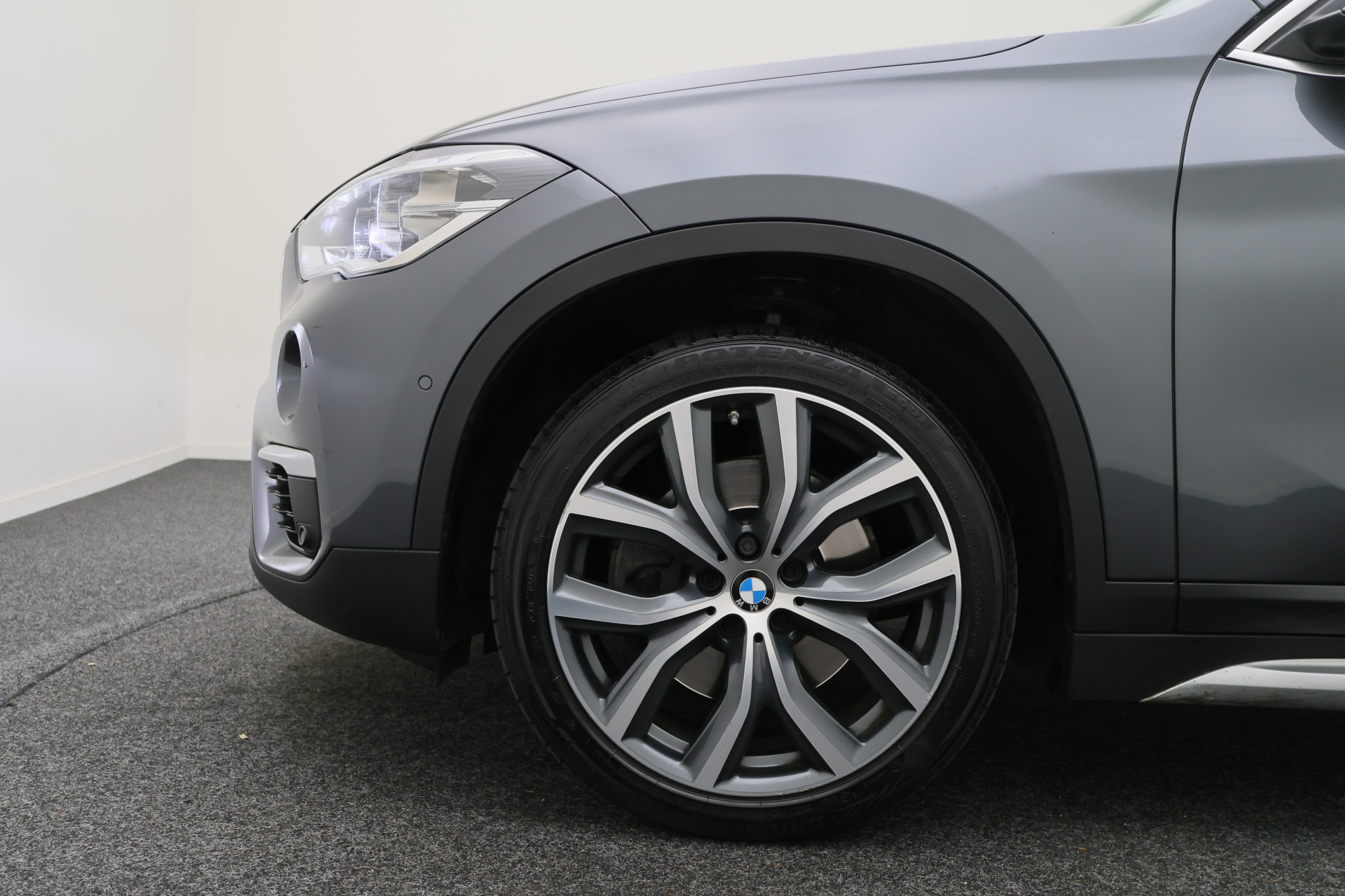 Foto van BMW X1 Xdrive20i