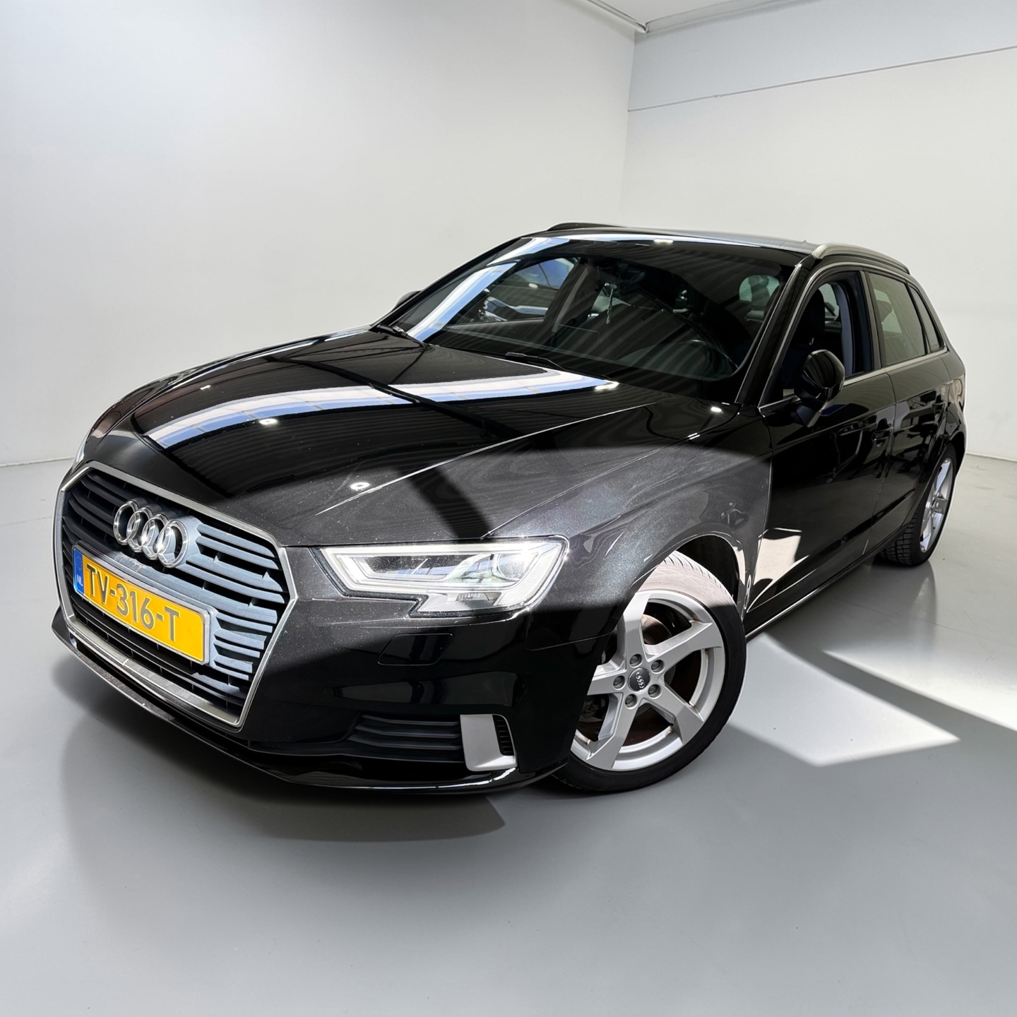 Audi A3 Sportback 1.0 TFSI Sport Lease Edition Parkeersensoren 2018 - voorkant