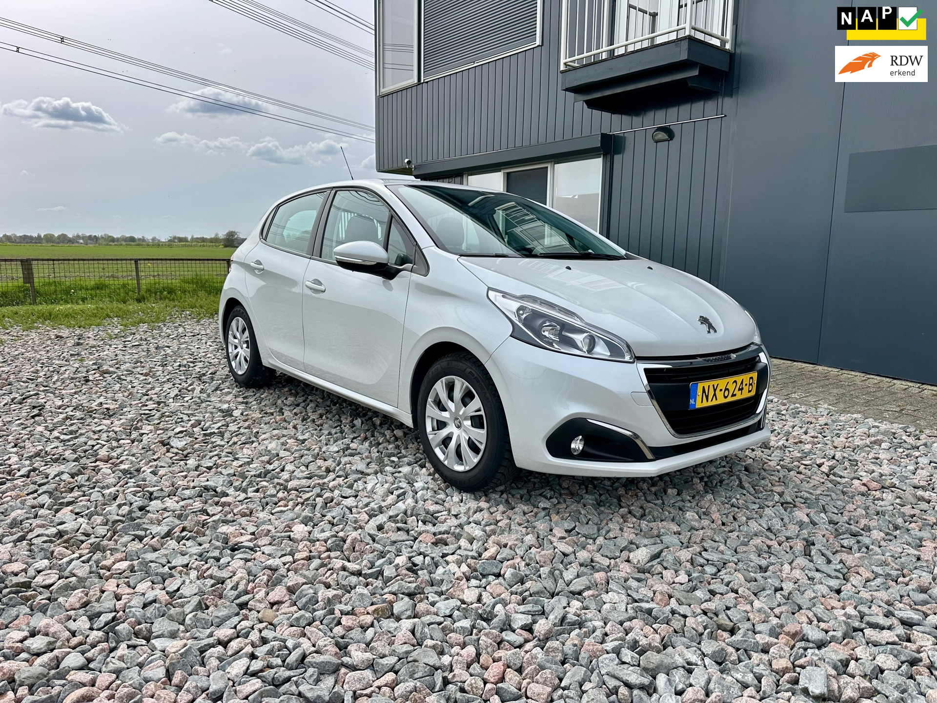 Peugeot 208 1.2 PureTech Blue Lion 2017 - voorkant
