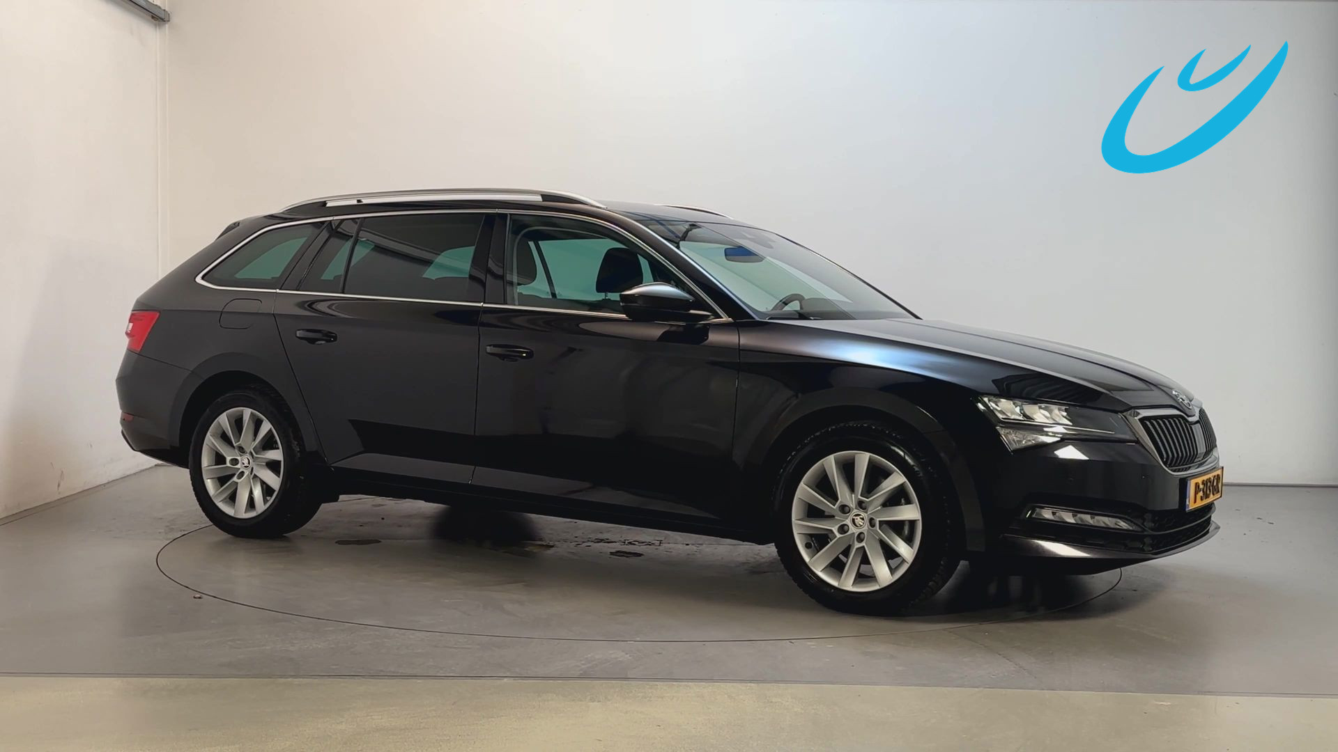 Skoda Superb 1.5 TSI DSG ACT Business Edition Virtual Cockpit Stoelverwarming Parkeersensoren 2022 - voorkant