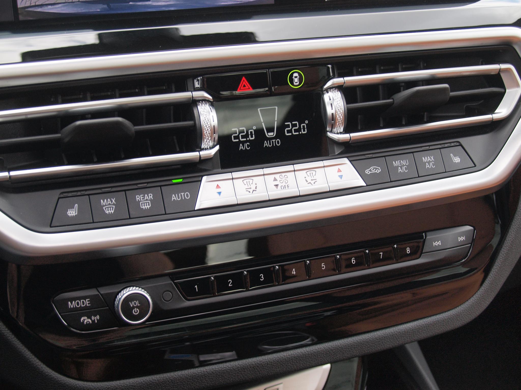 Foto van BMW Ix3