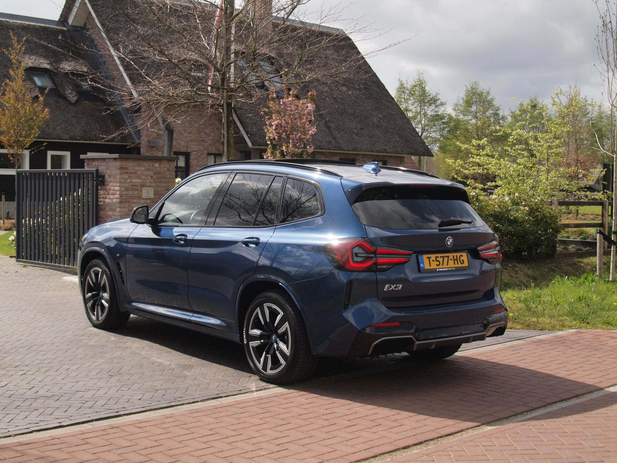 Foto van BMW Ix3