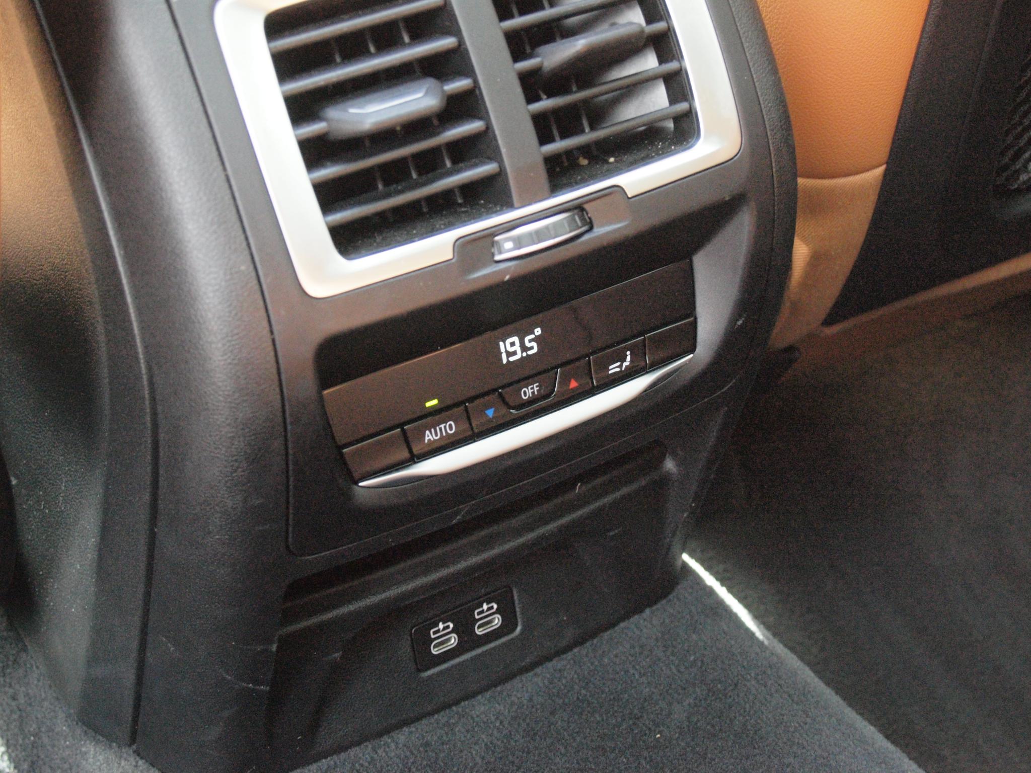 Foto van BMW Ix3