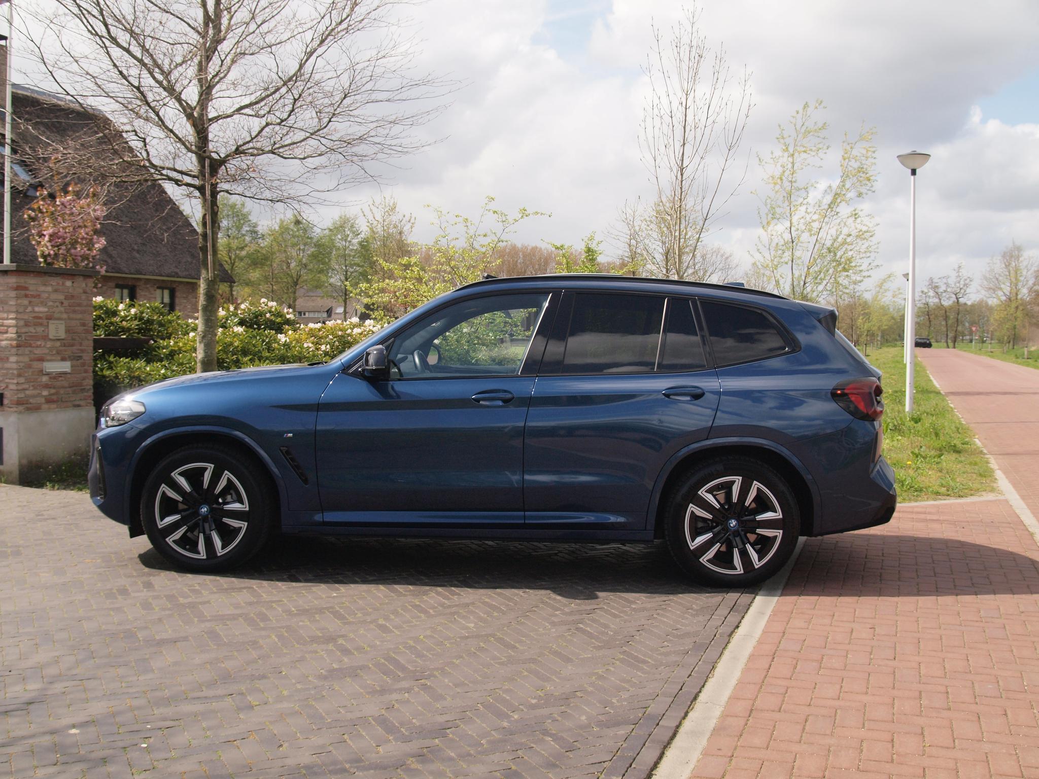 Foto van BMW Ix3