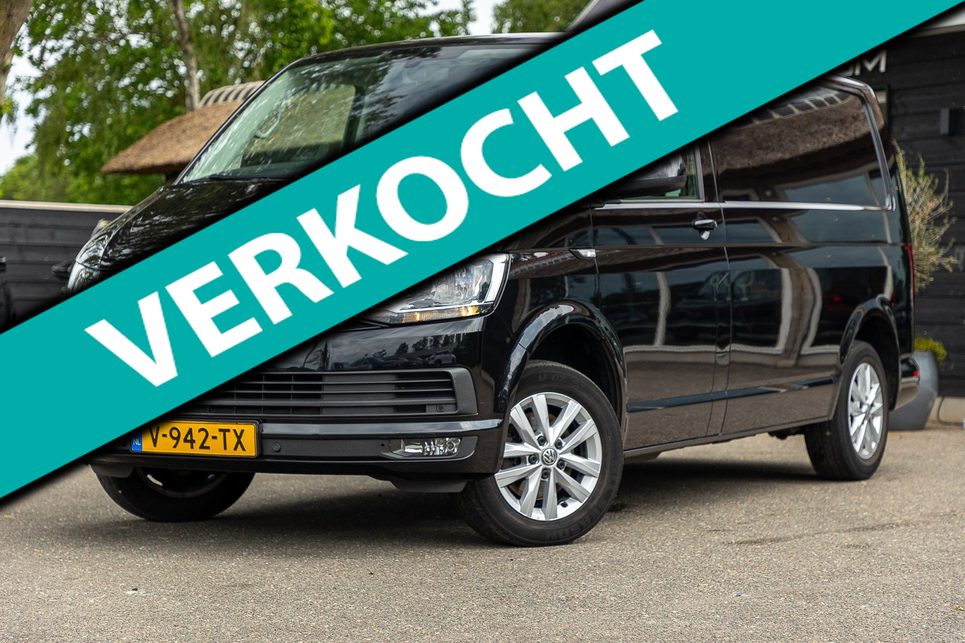 Volkswagen Transporter 2.0 TDI L1H2 Highline I Leder I Trekhaak I 3 persoons I NAP I Multifuntiestuur I 2019 - voorkant