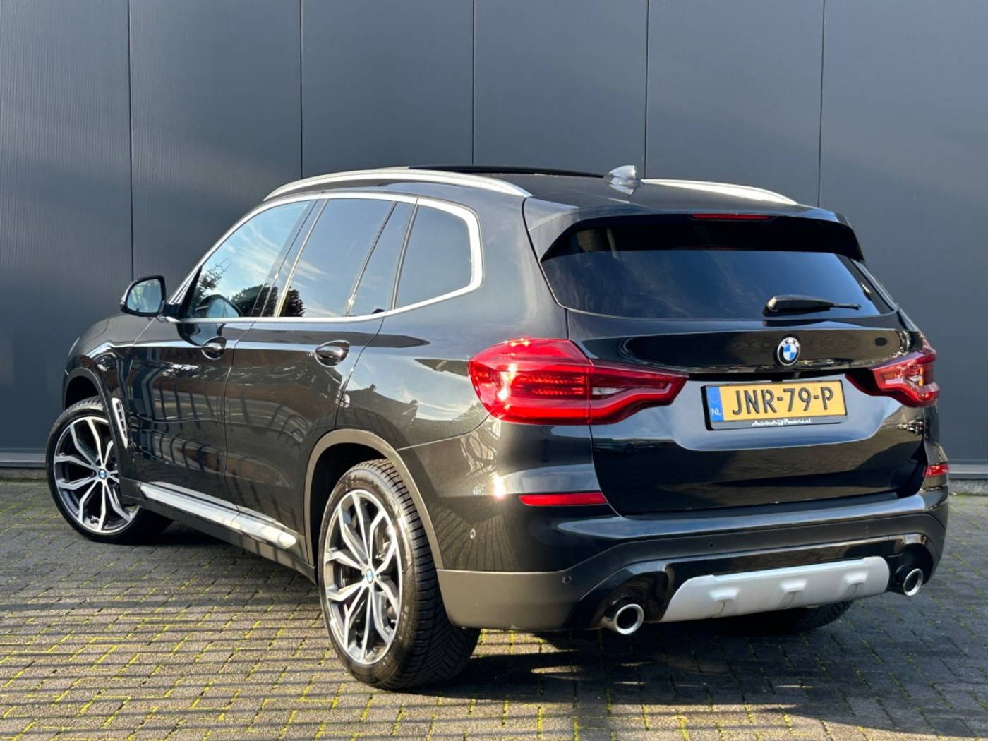 Foto van BMW X3 Xdrive20i