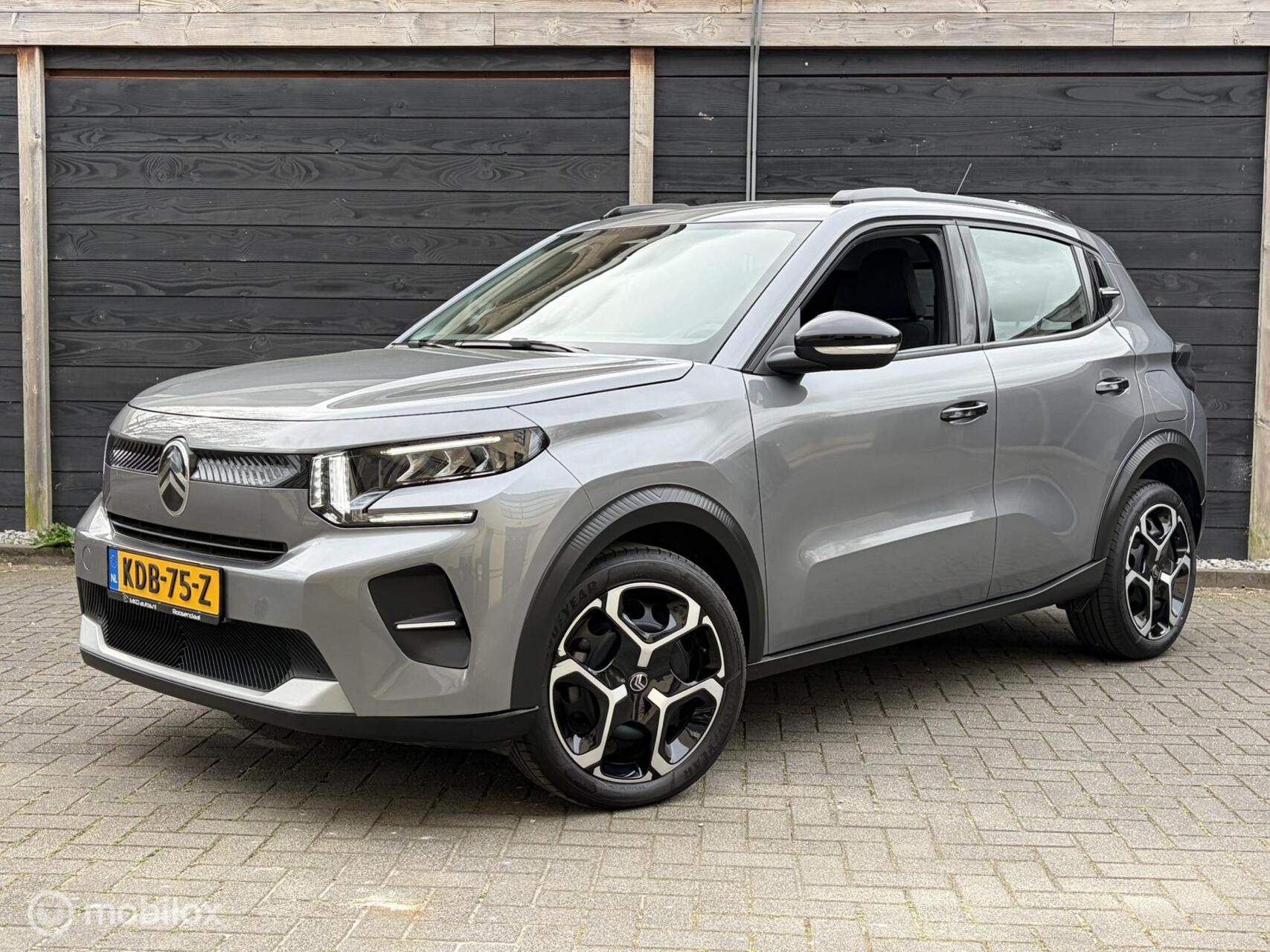 Citroen C3 1.2 Turbo 100pk Plus Airco / Carplay / LED / 16.803 KM!!! 2025 - voorkant
