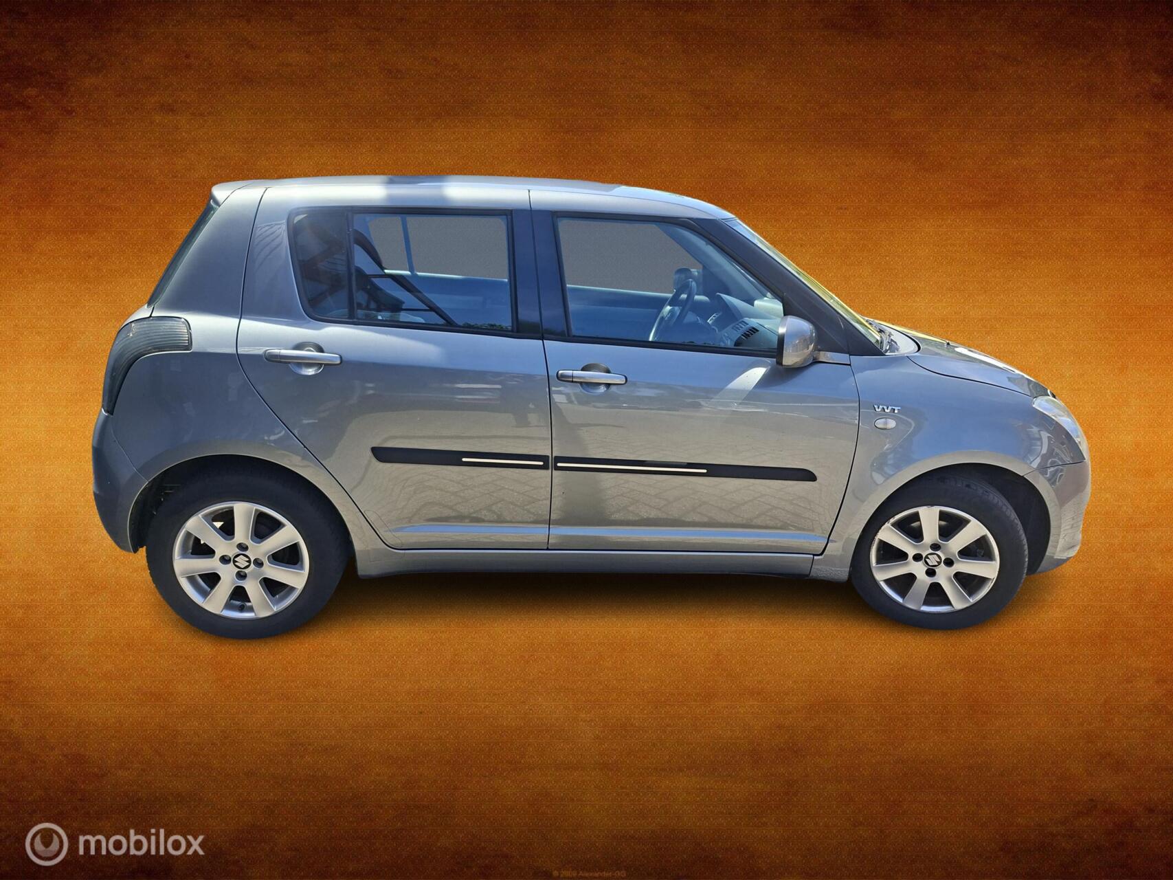Foto van SUZUKI SWIFT