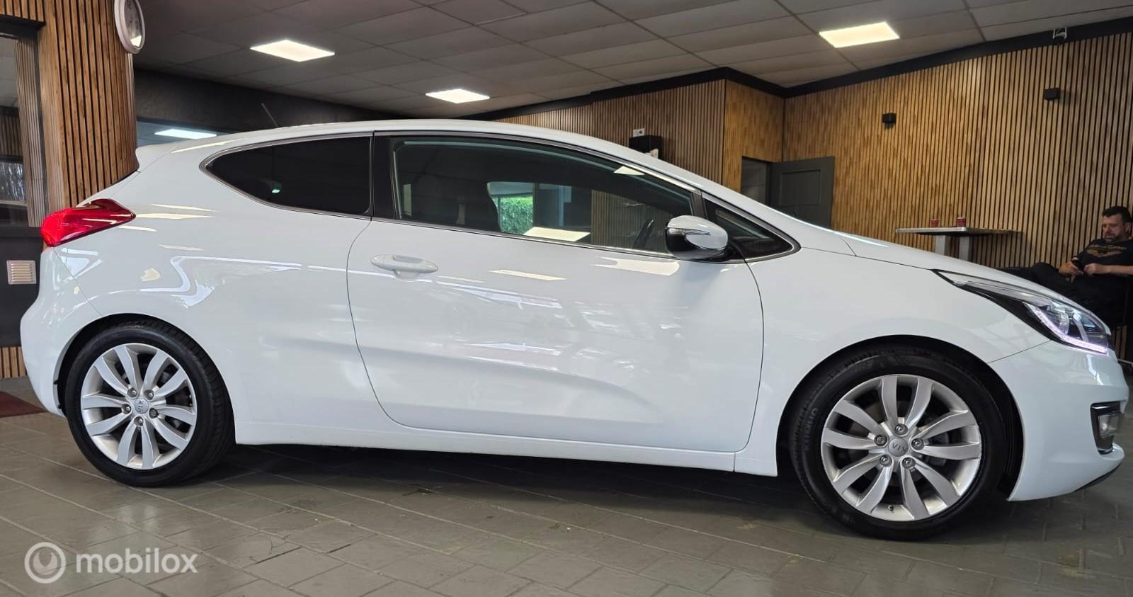 Foto van Kia Cee D