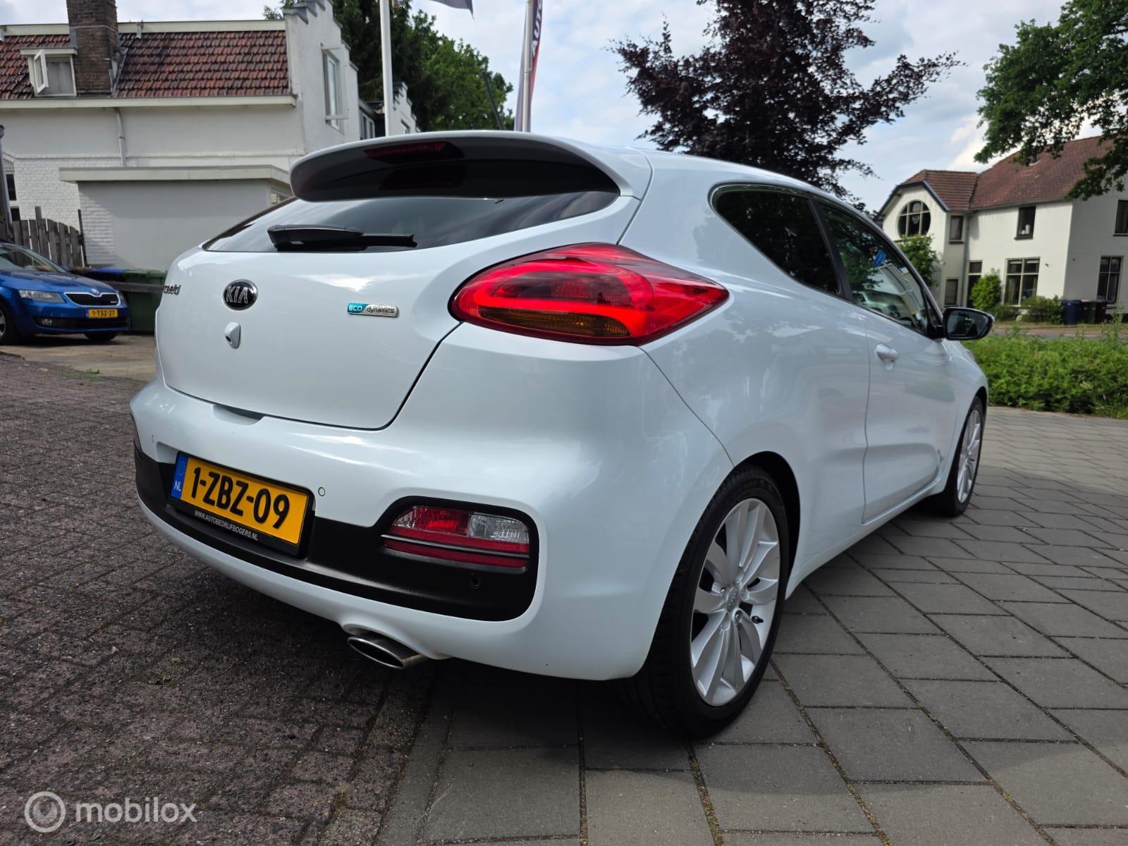 Foto van Kia Cee D