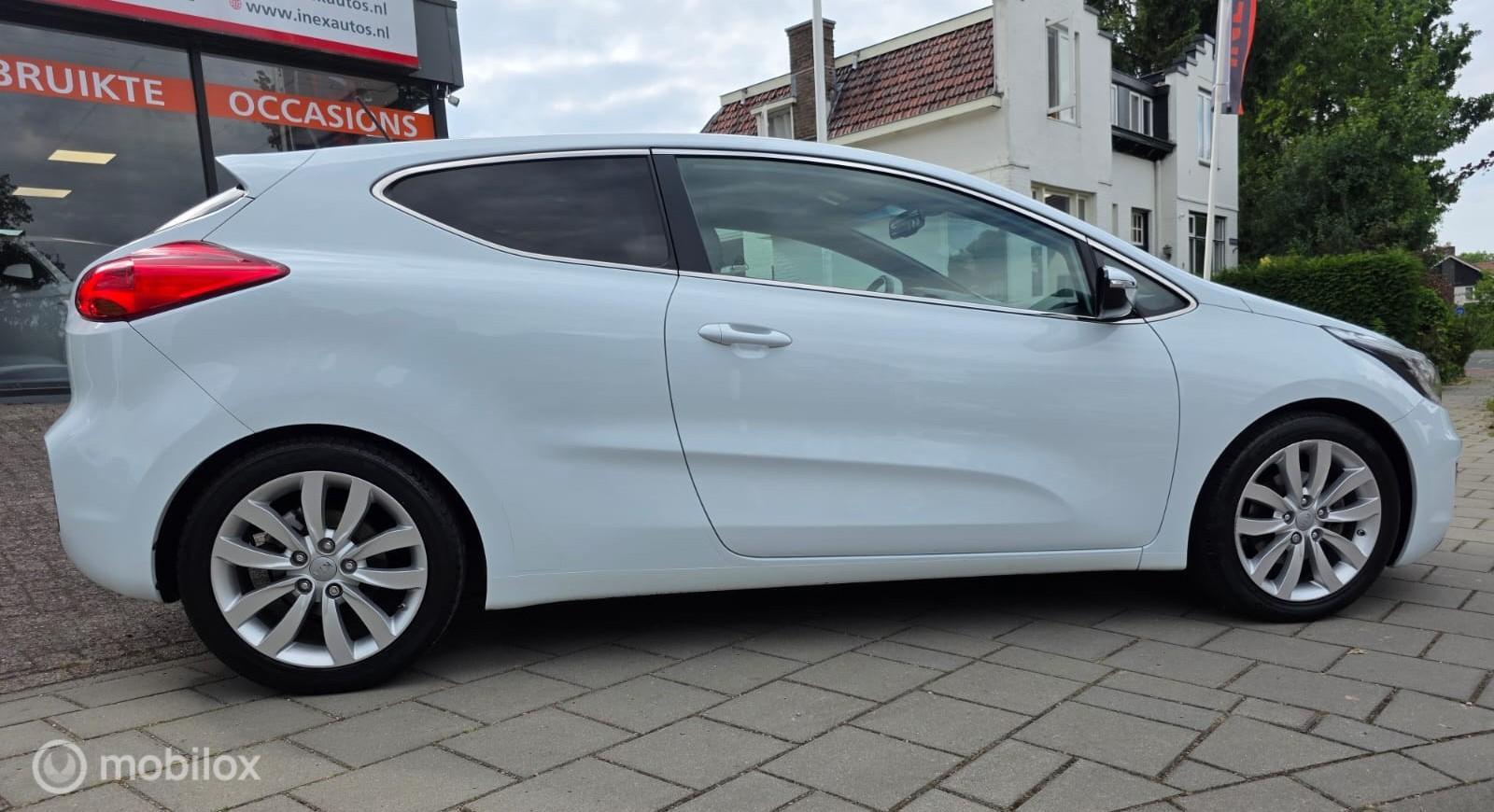 Foto van Kia Cee D