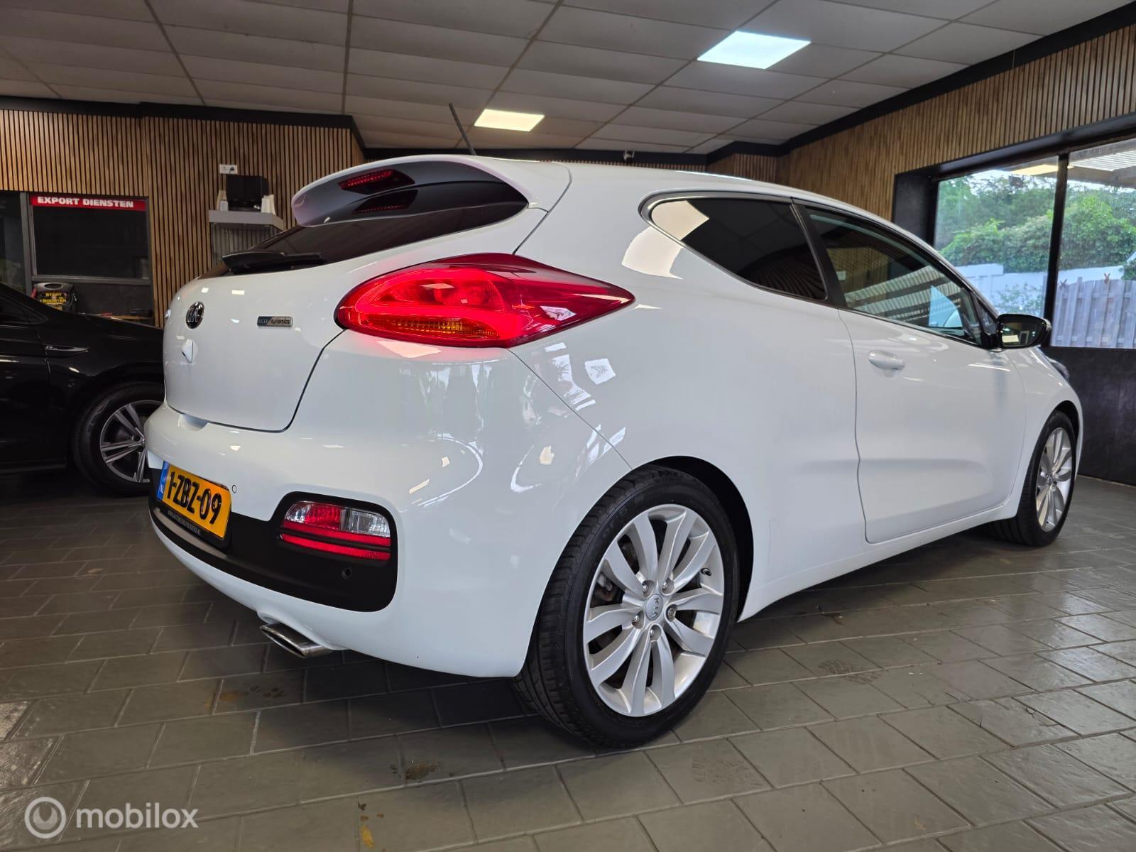 Foto van Kia Cee D