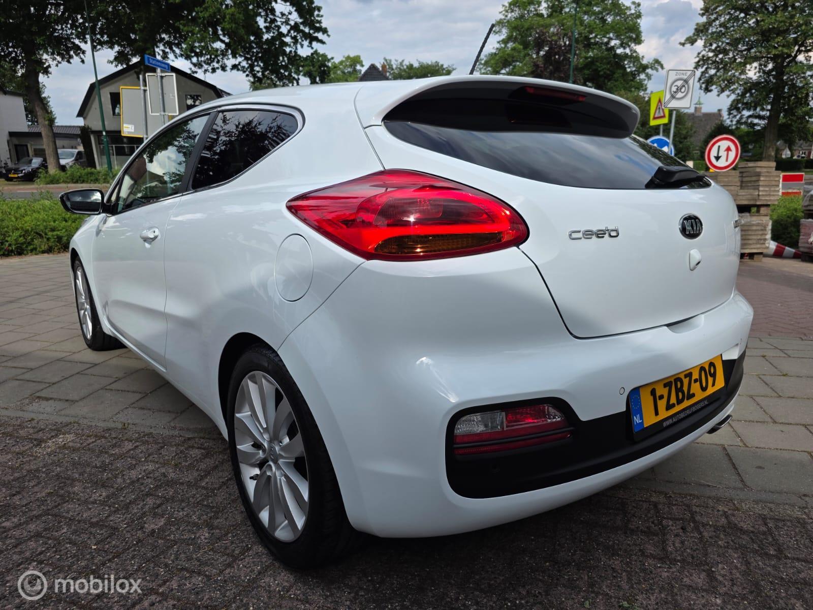 Foto van Kia Cee D
