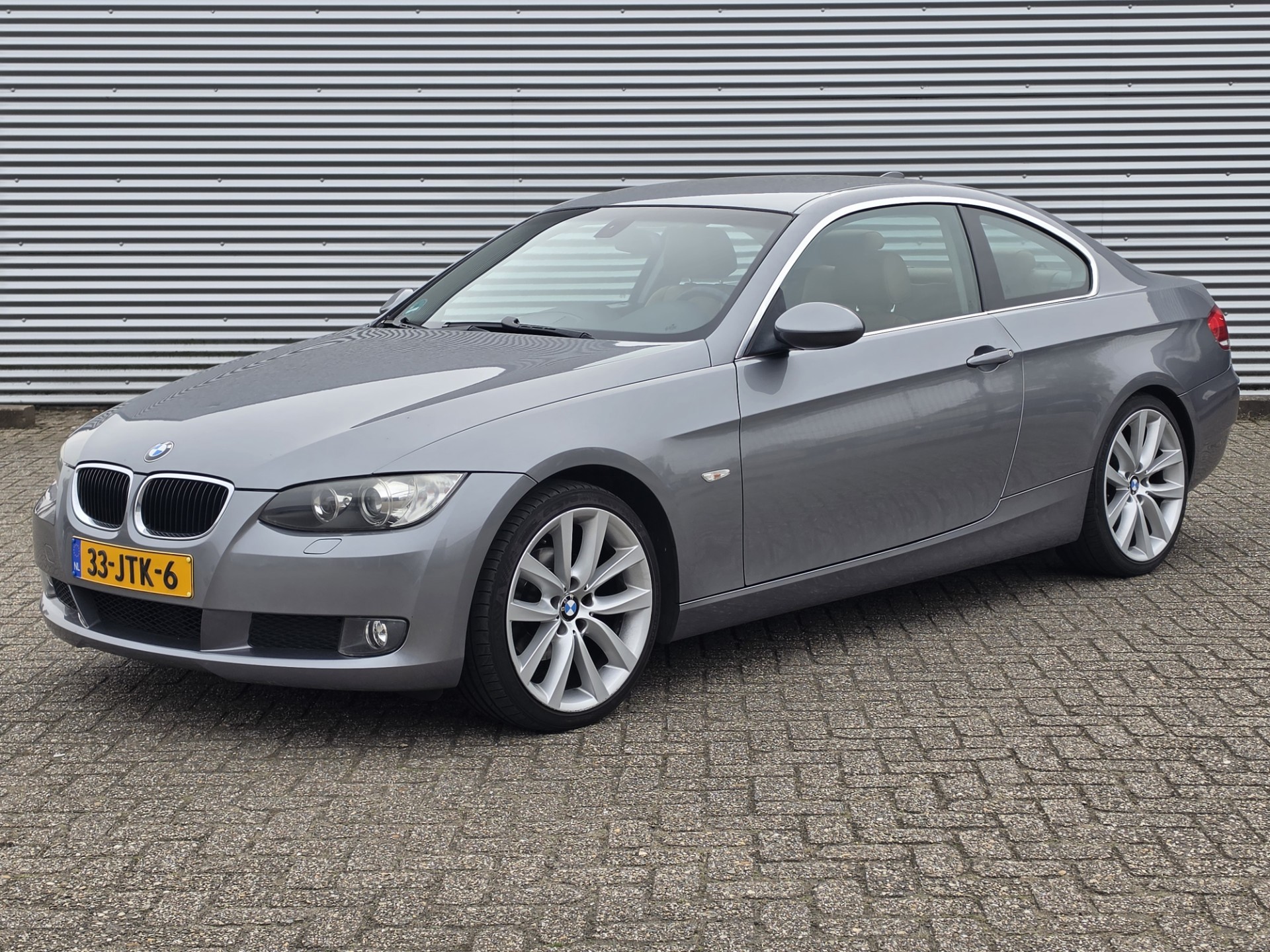BMW 3er Reihe 320i Automaat Leder Navi Carplay 2009 - voorkant