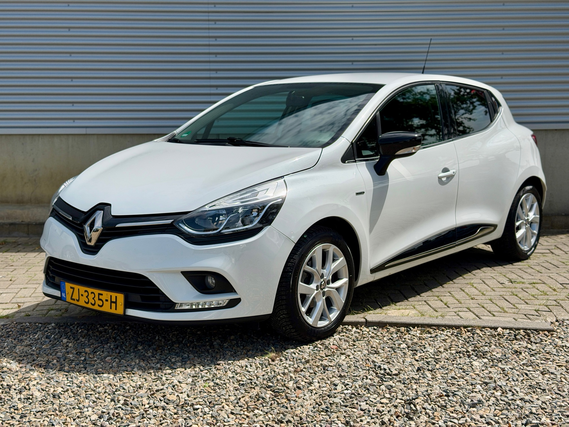 Renault Clio 90pk TCe Limited [ 2e eig, dealer oh, keyless ] 2019 - voorkant