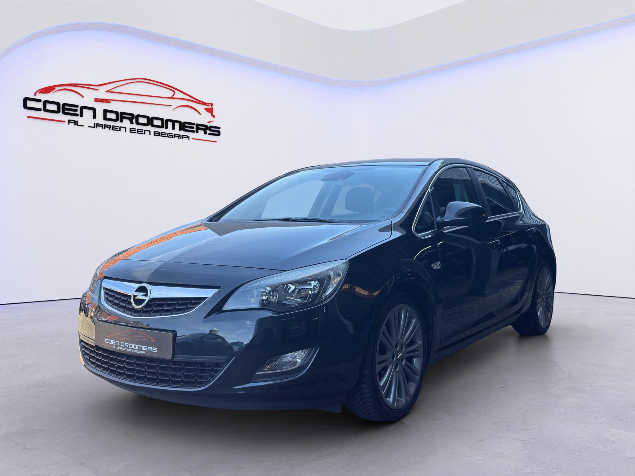 Opel Astra 1.4 Turbo Cosmo 2012 - voorkant