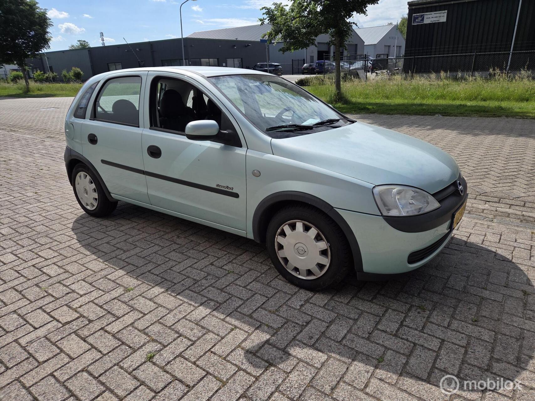 Opel Corsa-c 1.4-16V Cosmo 2001 - voorkant