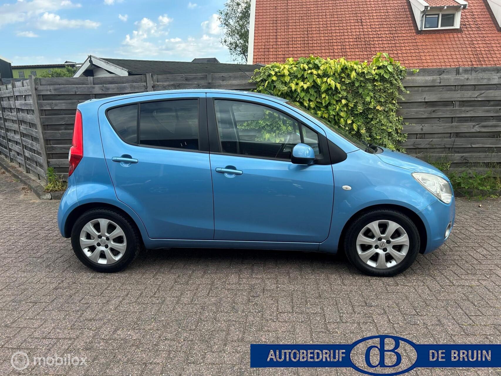 Foto van Opel Agila