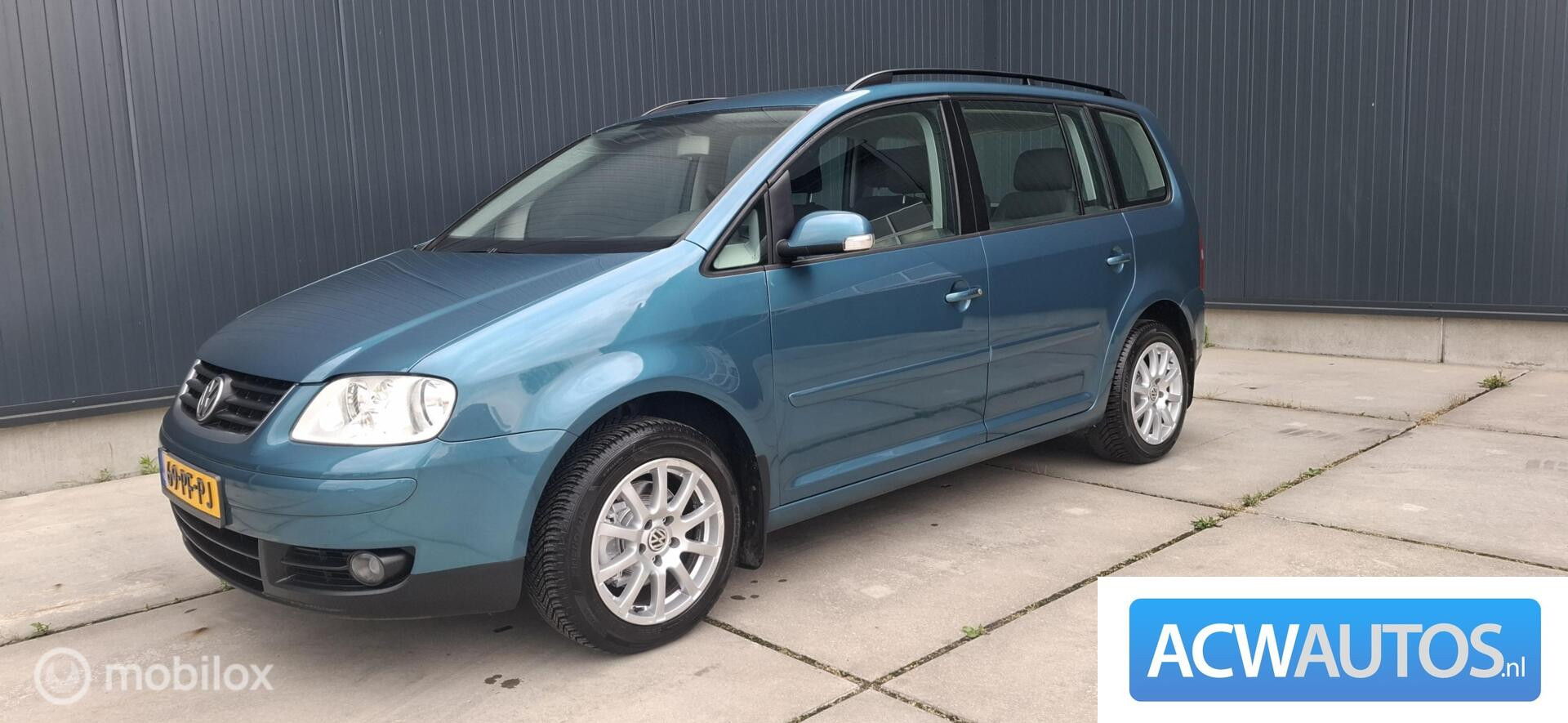 Volkswagen Touran 1.6-16V FSI Trendline automaat 2004 - voorkant